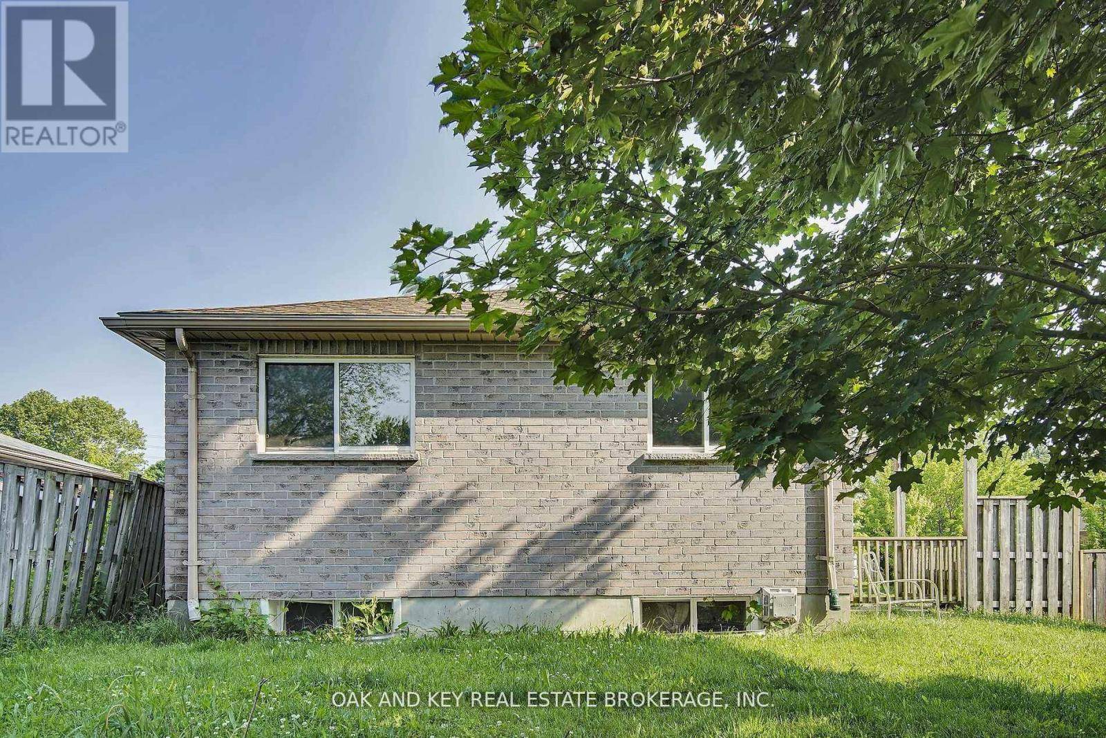 London East (east D), ON N5V4Y6,330 FLEMING DRIVE