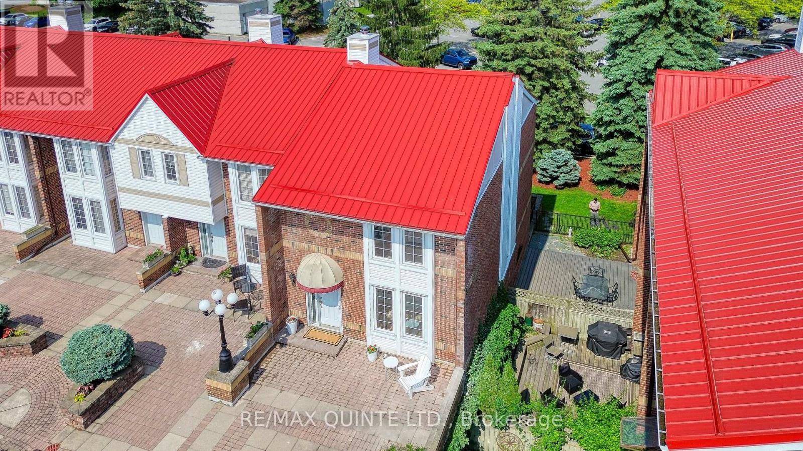 Kingston (east Of Sir John A. Blvd), ON K7K6S4,1 Place D'armes #70