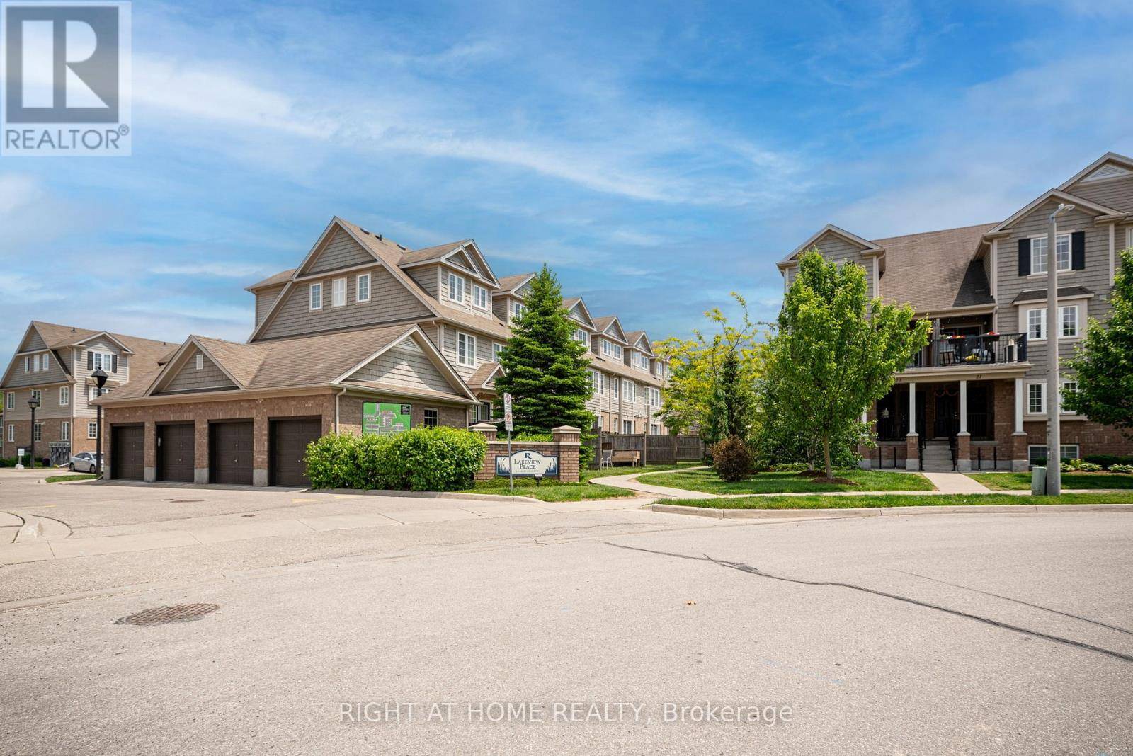 Guelph (victoria North), ON N1E0K4,15 Carere CRES #23B