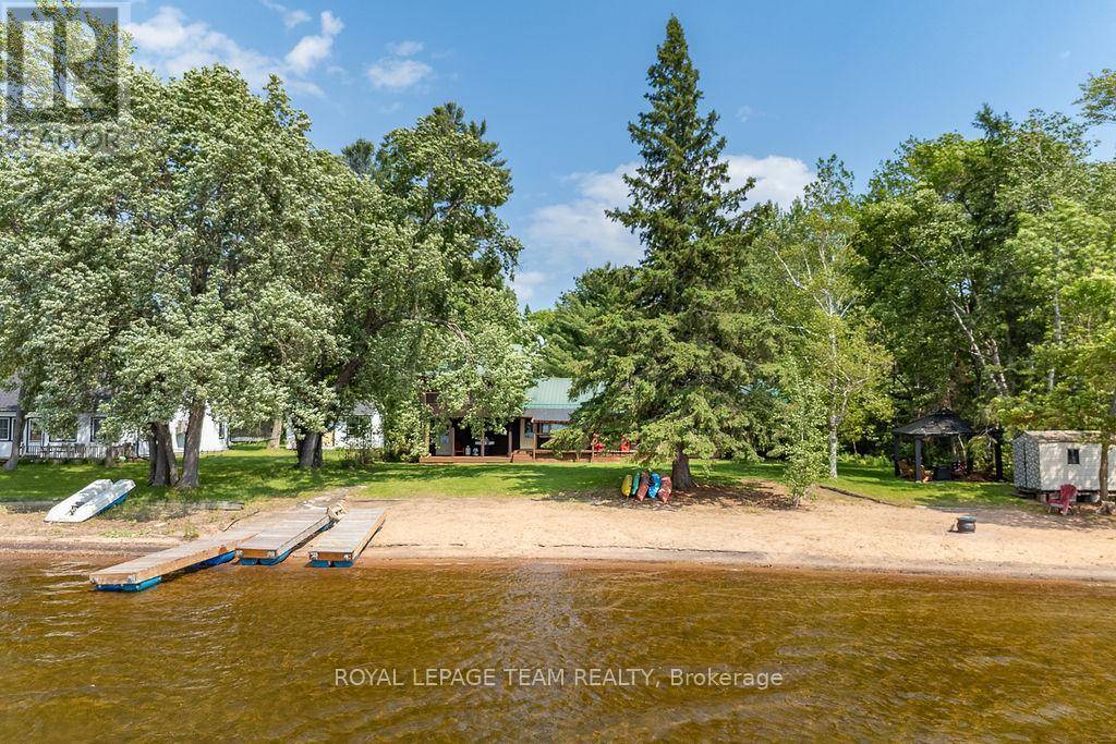 Madawaska Valley, ON K0J1B0,42165 COMBERMERE ROAD