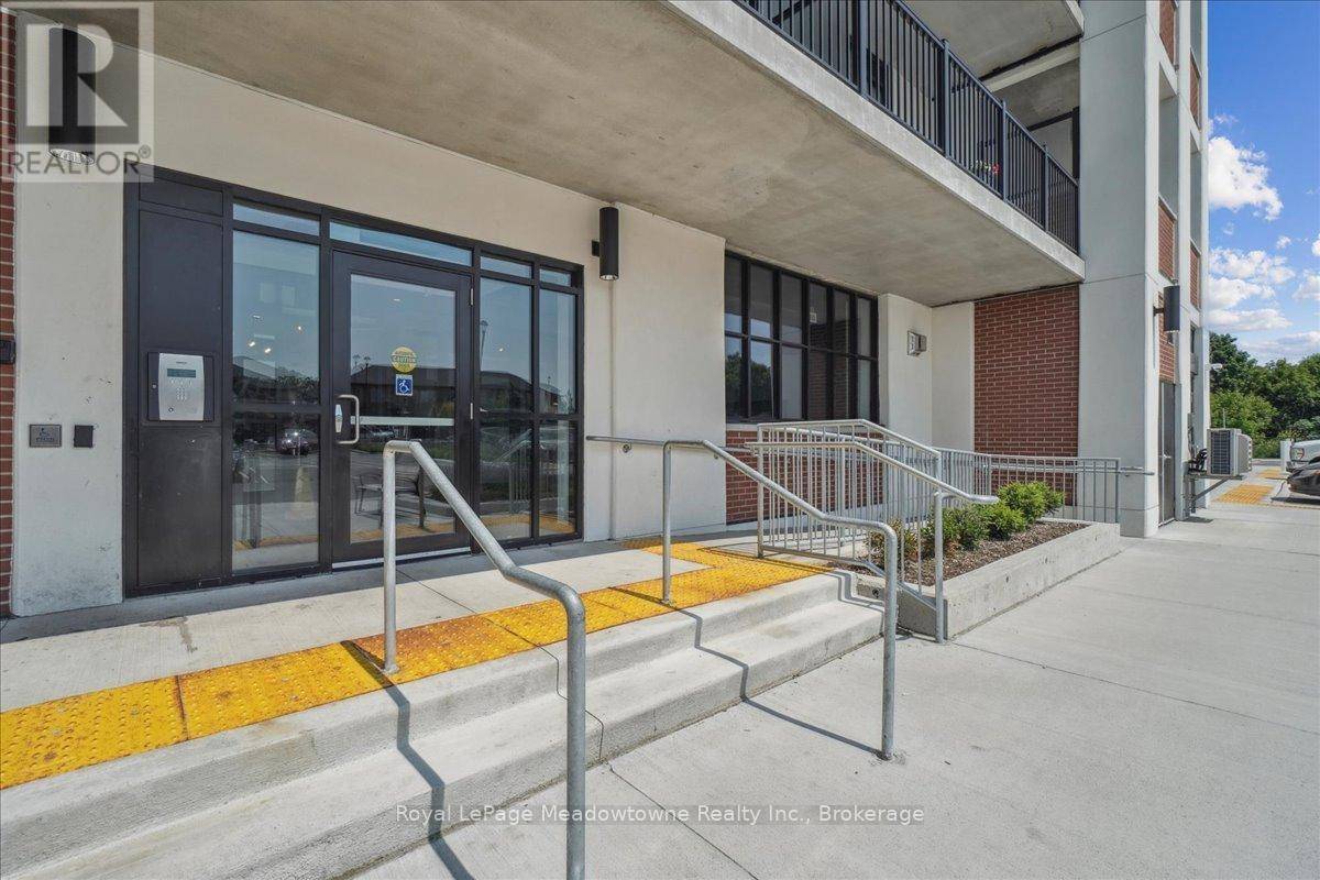 Guelph (st. Patrick's Ward), ON N1E0T8,120 Huron ST #321