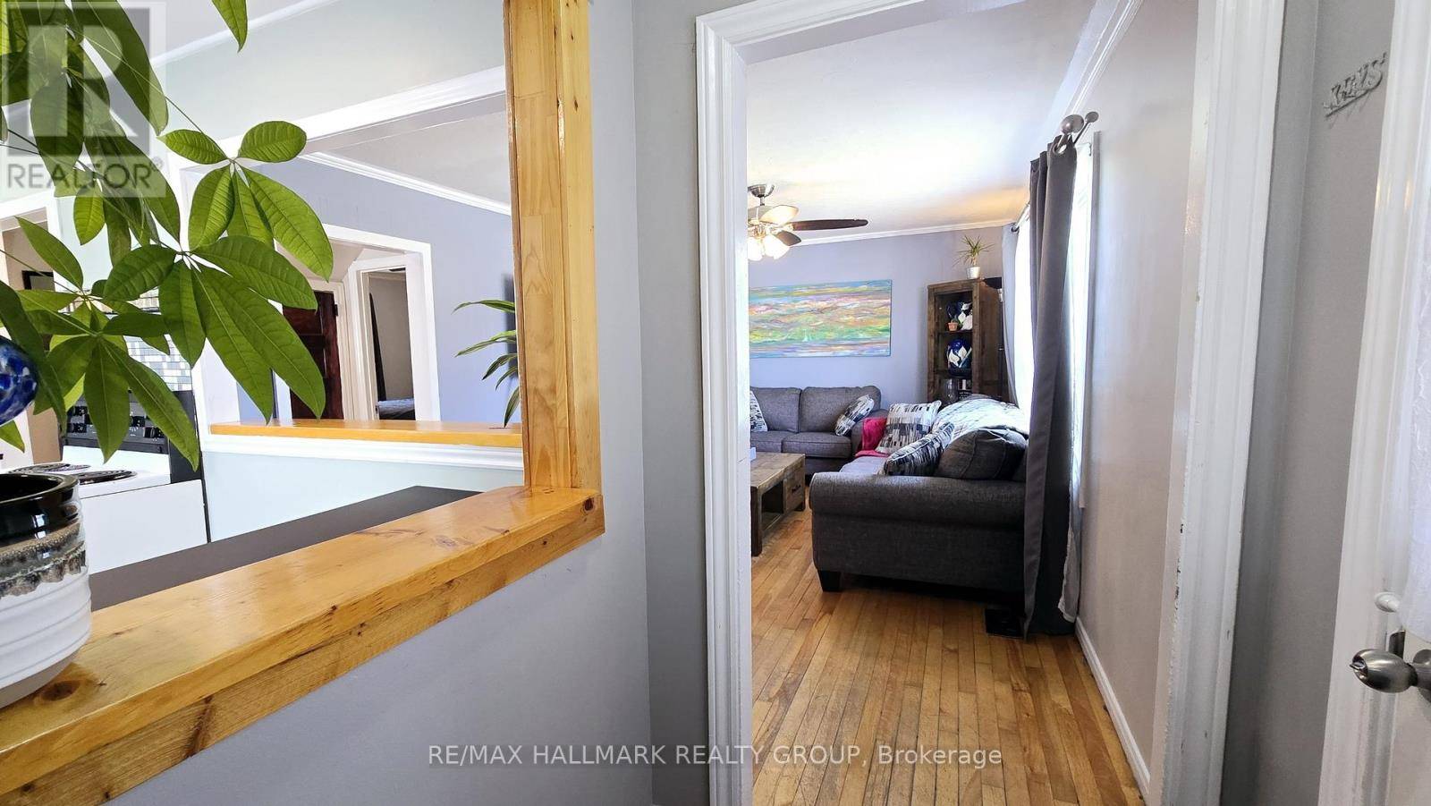 Renfrew, ON K7V2Z4,231 WILLIAM AVENUE