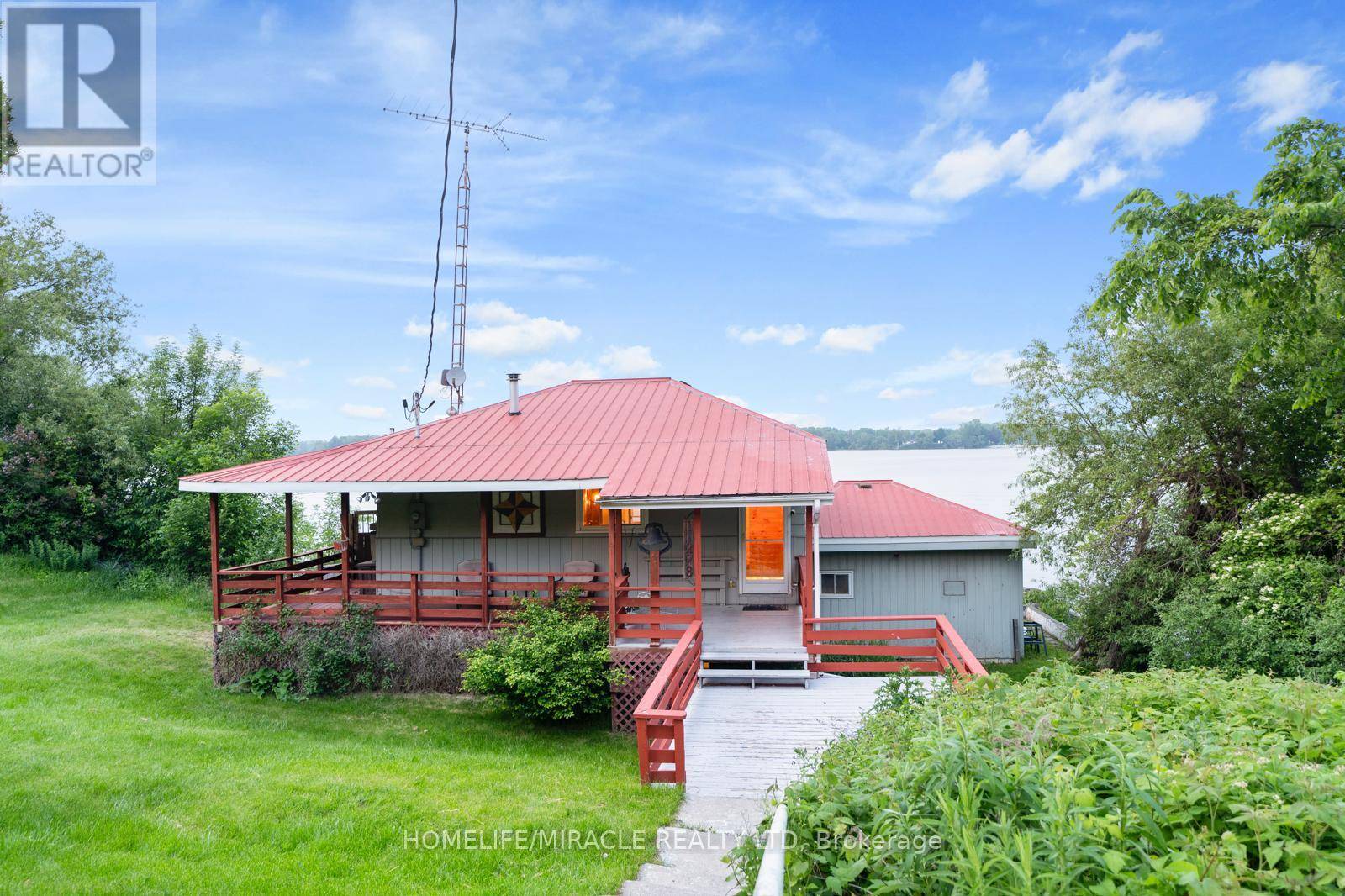 Prince Edward County (picton Ward), ON K0K2T0,11278 LOYALIST PARKWAY