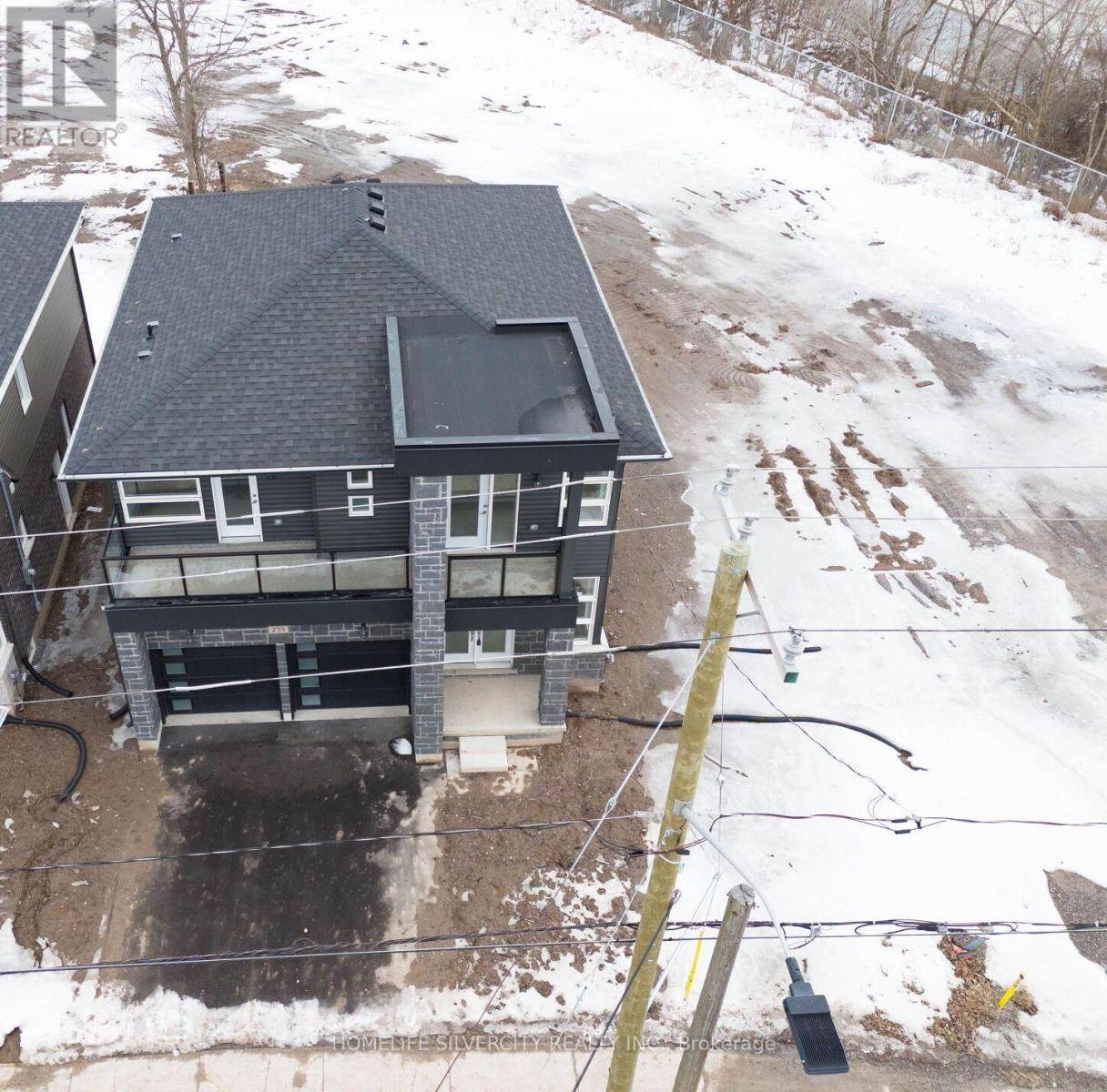 Welland (lincoln/crowland), ON L3B1Z4,215 SOUTHWORTH STREET N