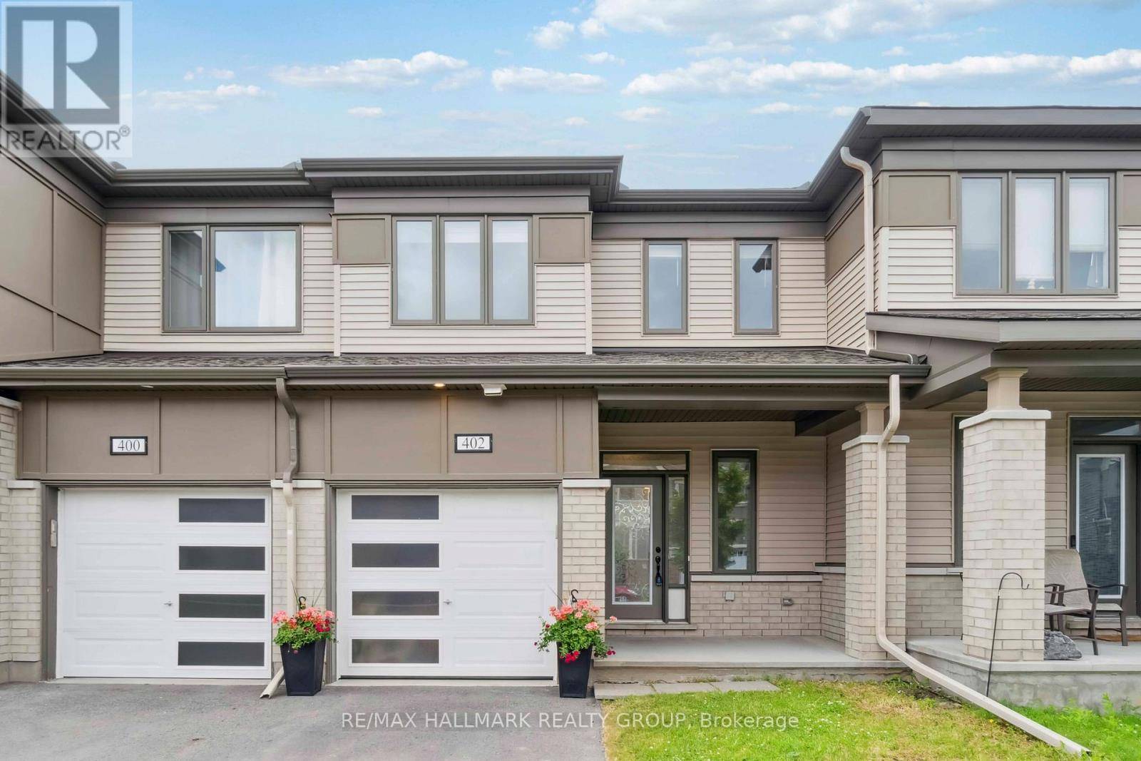 Ottawa, ON K2S2R3,402 EDGEVALLEY COURT
