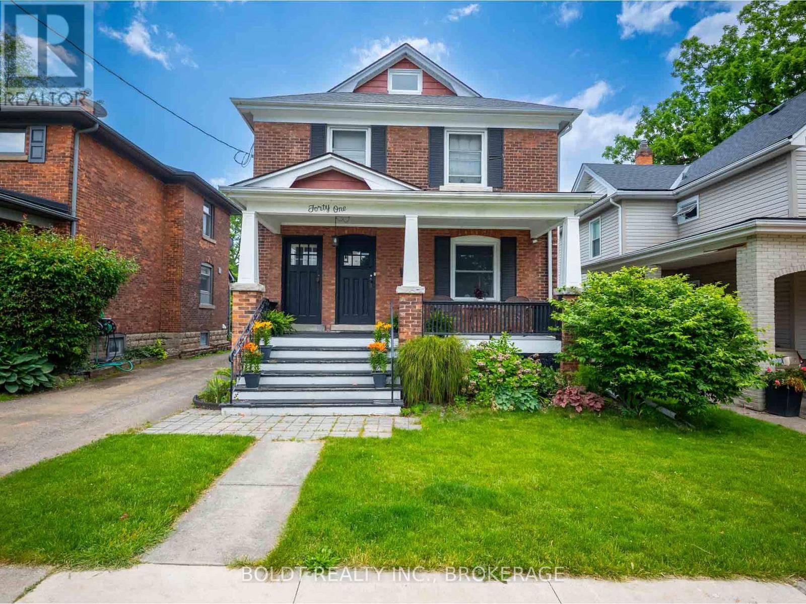St. Catharines (downtown), ON L2R6L8,41 THOMAS STREET