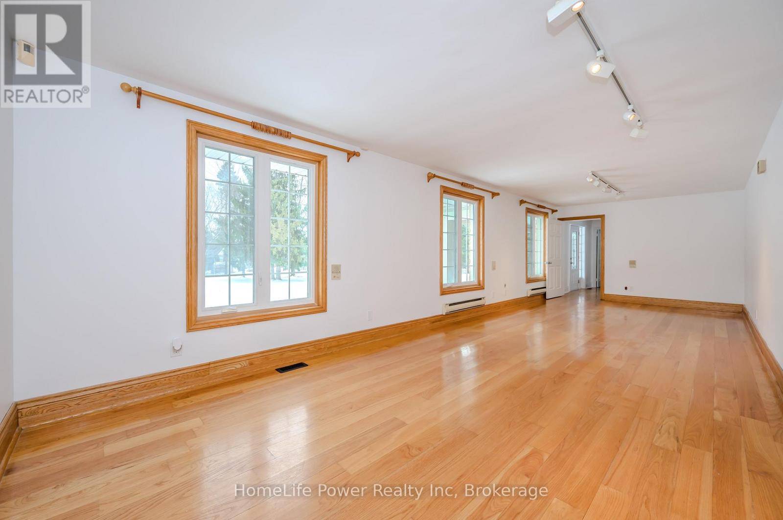 Puslinch, ON N0B2J0,4290 VICTORIA ROAD S