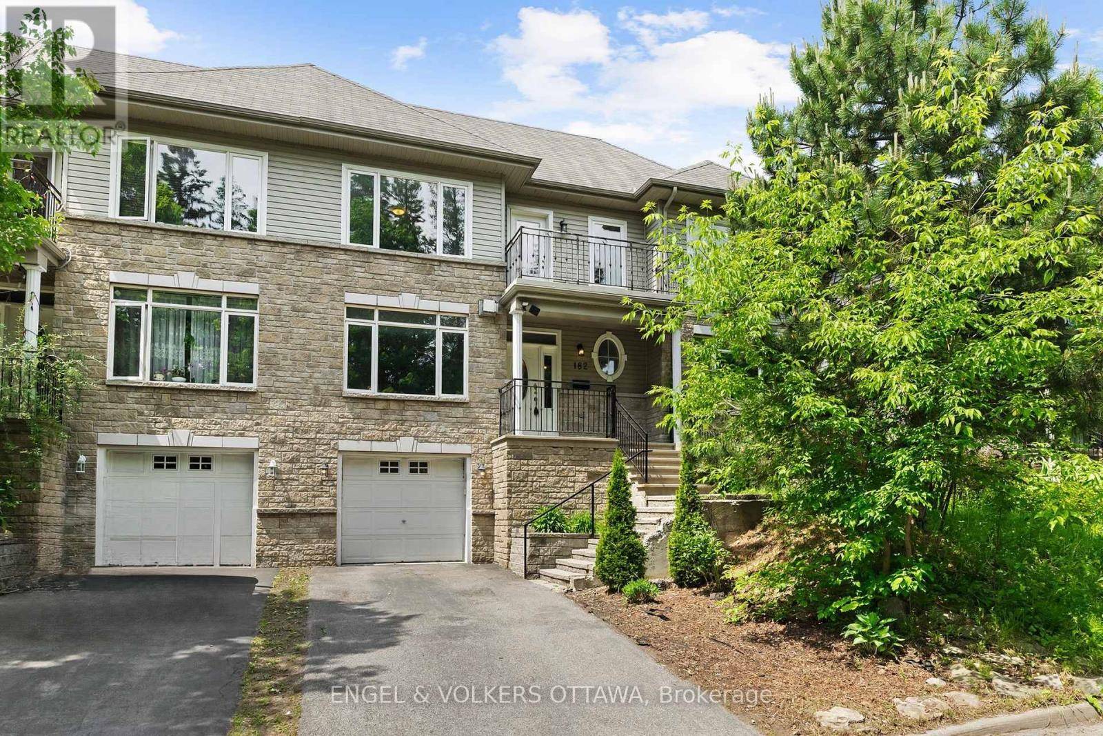 Ottawa, ON K1T0C3,182 MEANDERING BROOK DRIVE