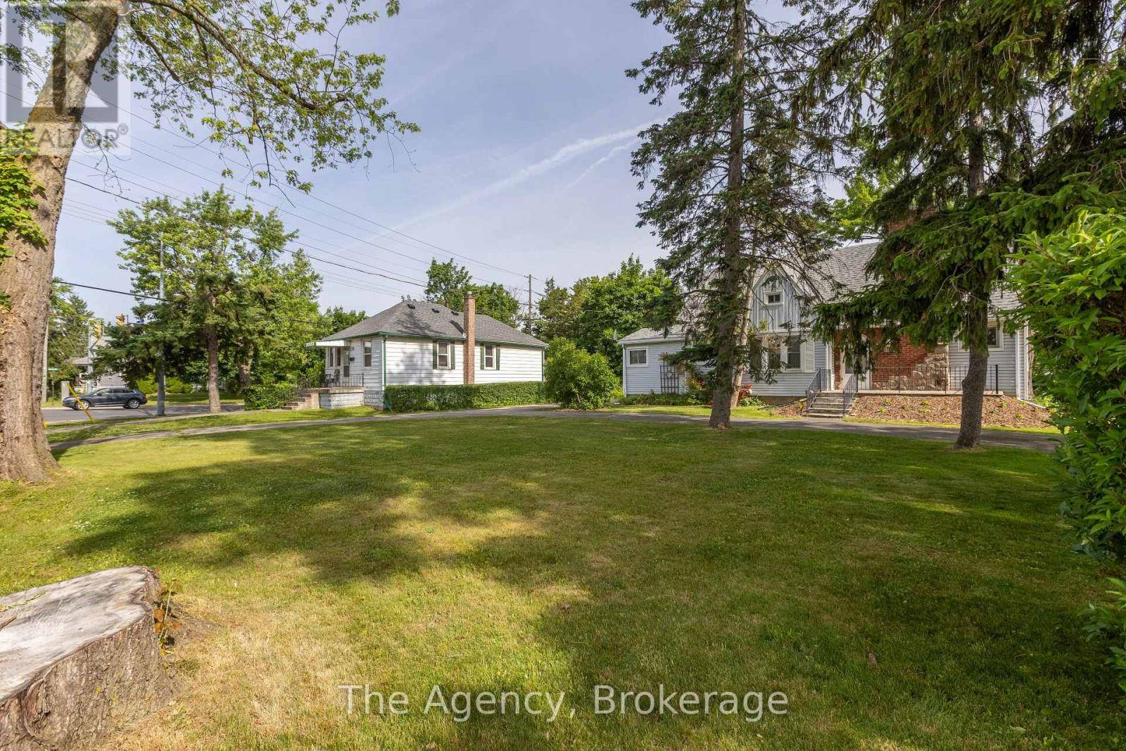 Welland (n. Welland), ON L3C3V6,168 THOROLD ROAD