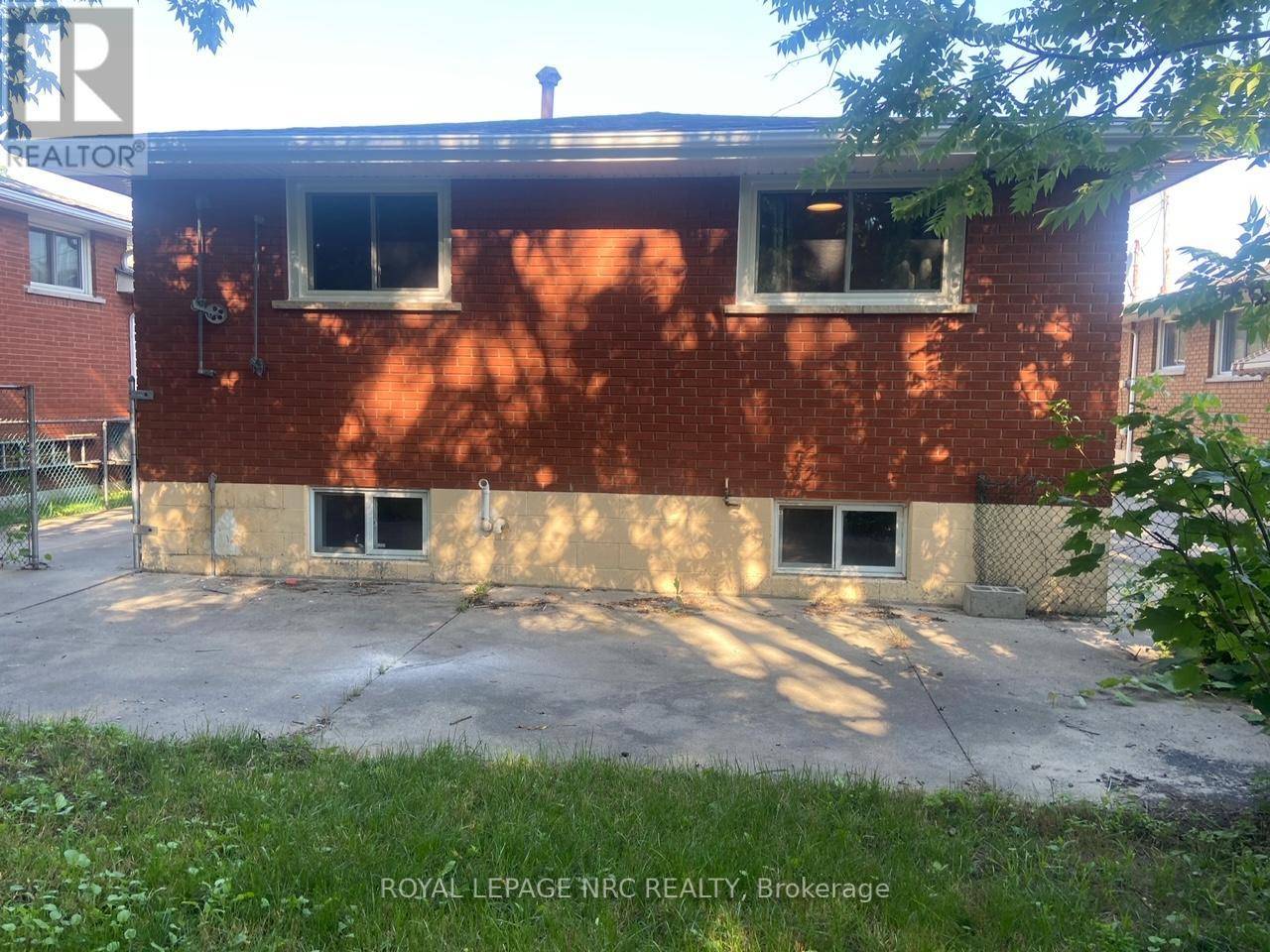 Hamilton (rosedale), ON L8K4W7,4 Parklands DR #lower