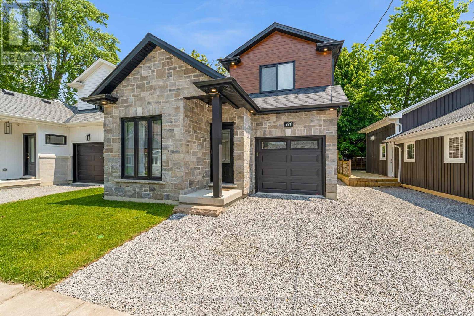 Fort Erie (crystal Beach), ON L0S1B0,390 ELMWOOD AVENUE
