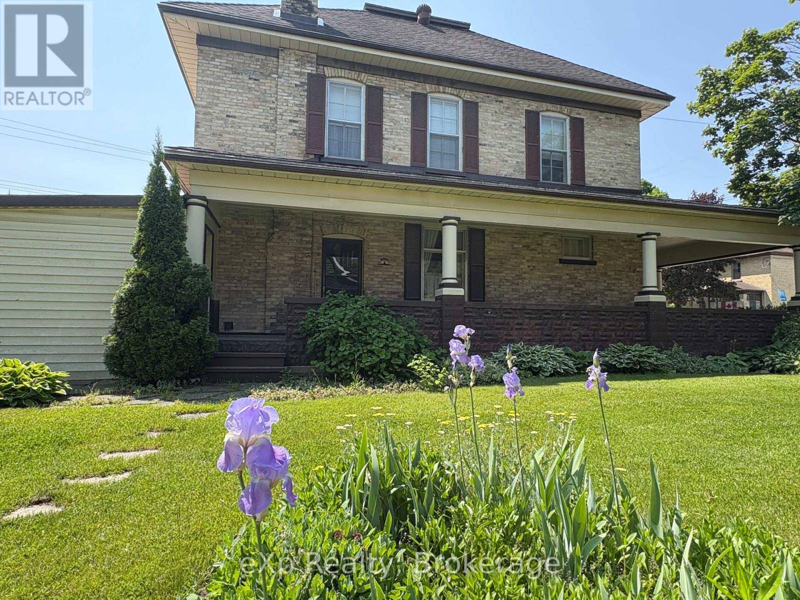 Brockton, ON N0G2V0,830 YONGE STREET S