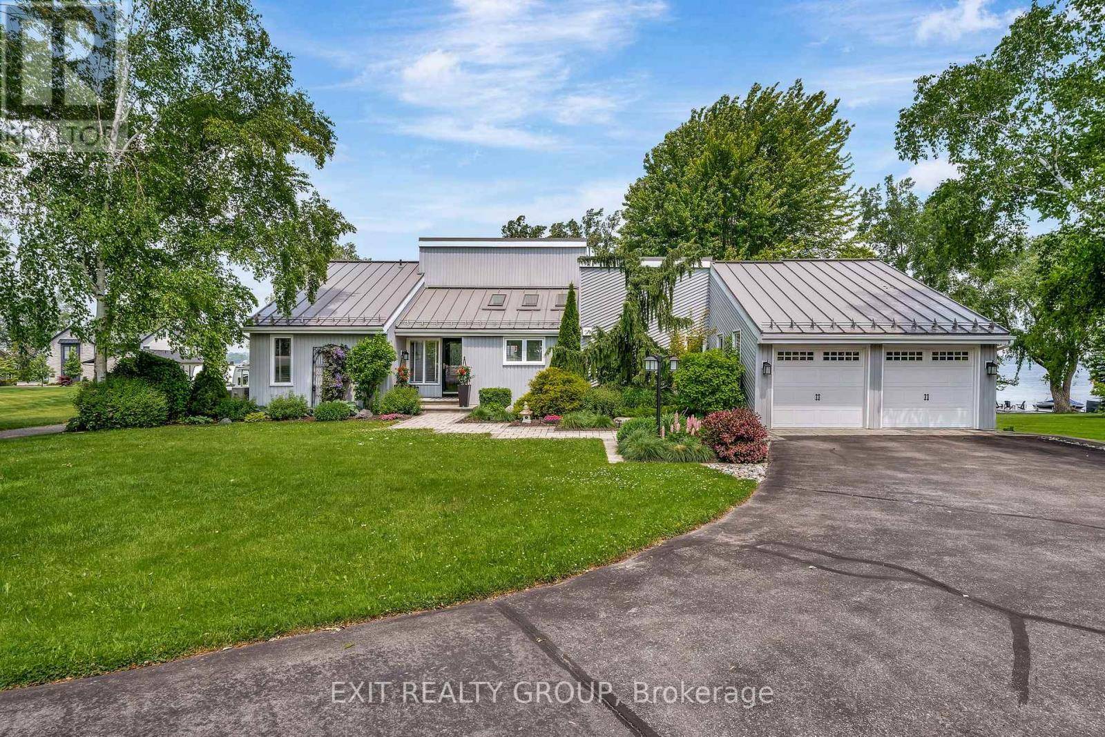 Prince Edward County (ameliasburg Ward), ON K8N4Z1,652 COUNTY RD 3