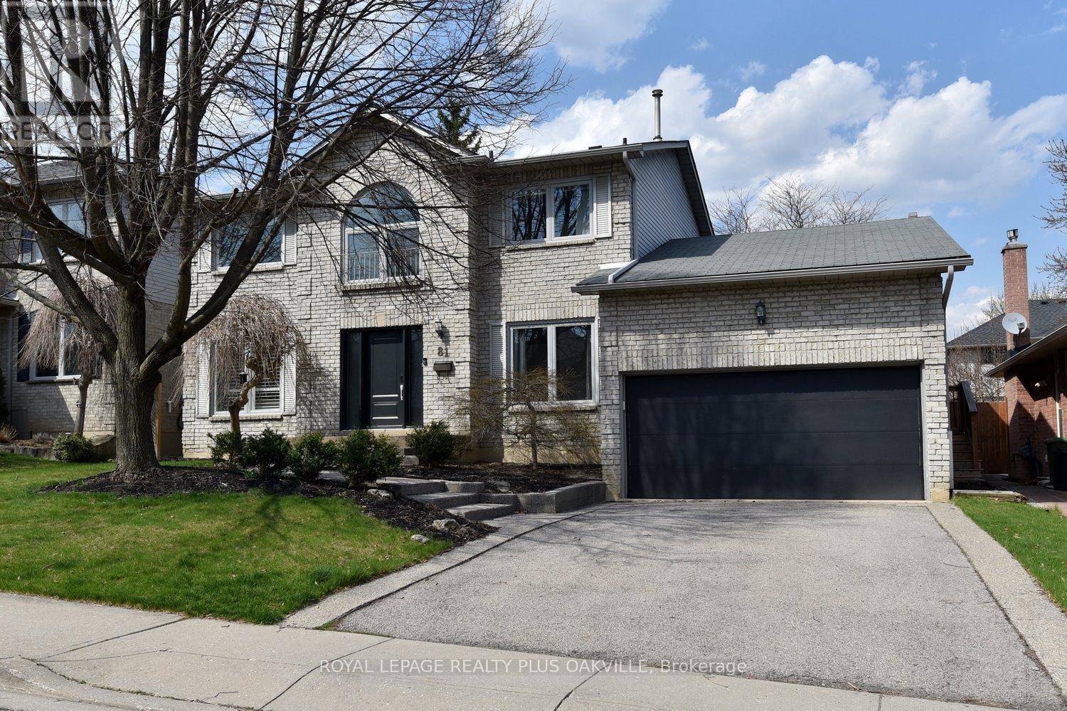 Hamilton (dundas), ON L9H6R8,81 JEROME PARK DRIVE