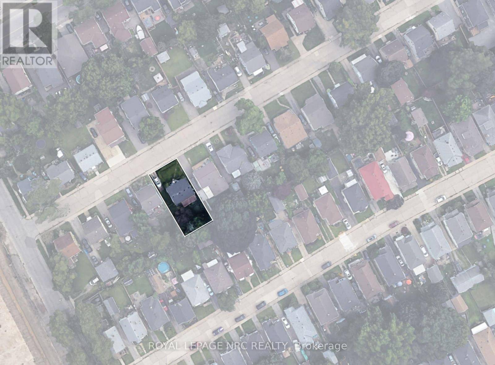 St. Catharines (downtown), ON L2R1T1,82 GRASS AVENUE