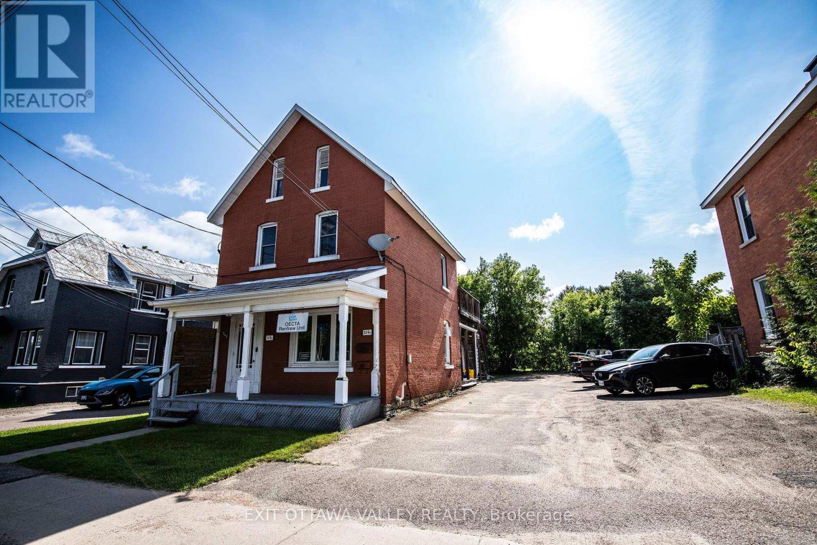 Pembroke, ON K8A4R6,349 CHRISTIE STREET