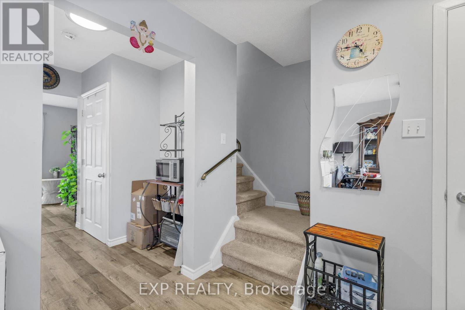 Ottawa, ON K1B5B6,2570 Southvale CRES #14