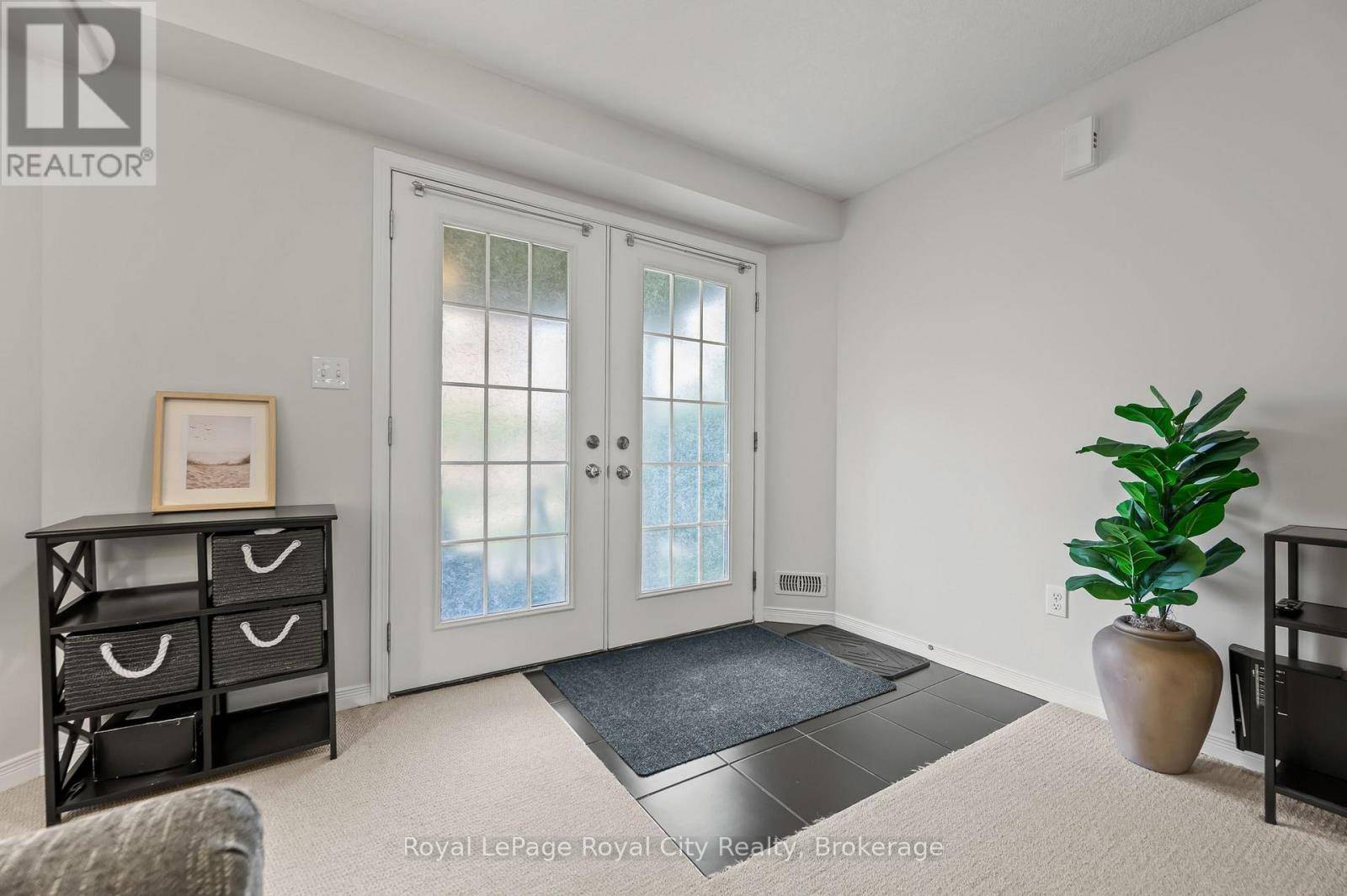 Guelph (grange Road), ON N1E0G6,35 Mountford DR #14