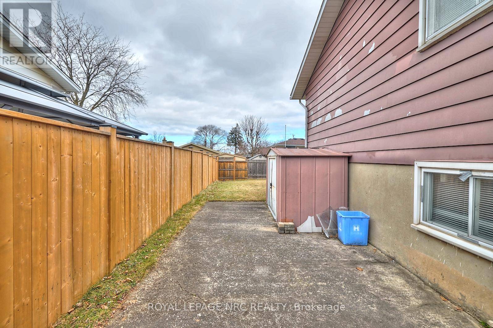 St. Catharines (secord Woods), ON L2P3P4,45 GREEN MAPLE DRIVE