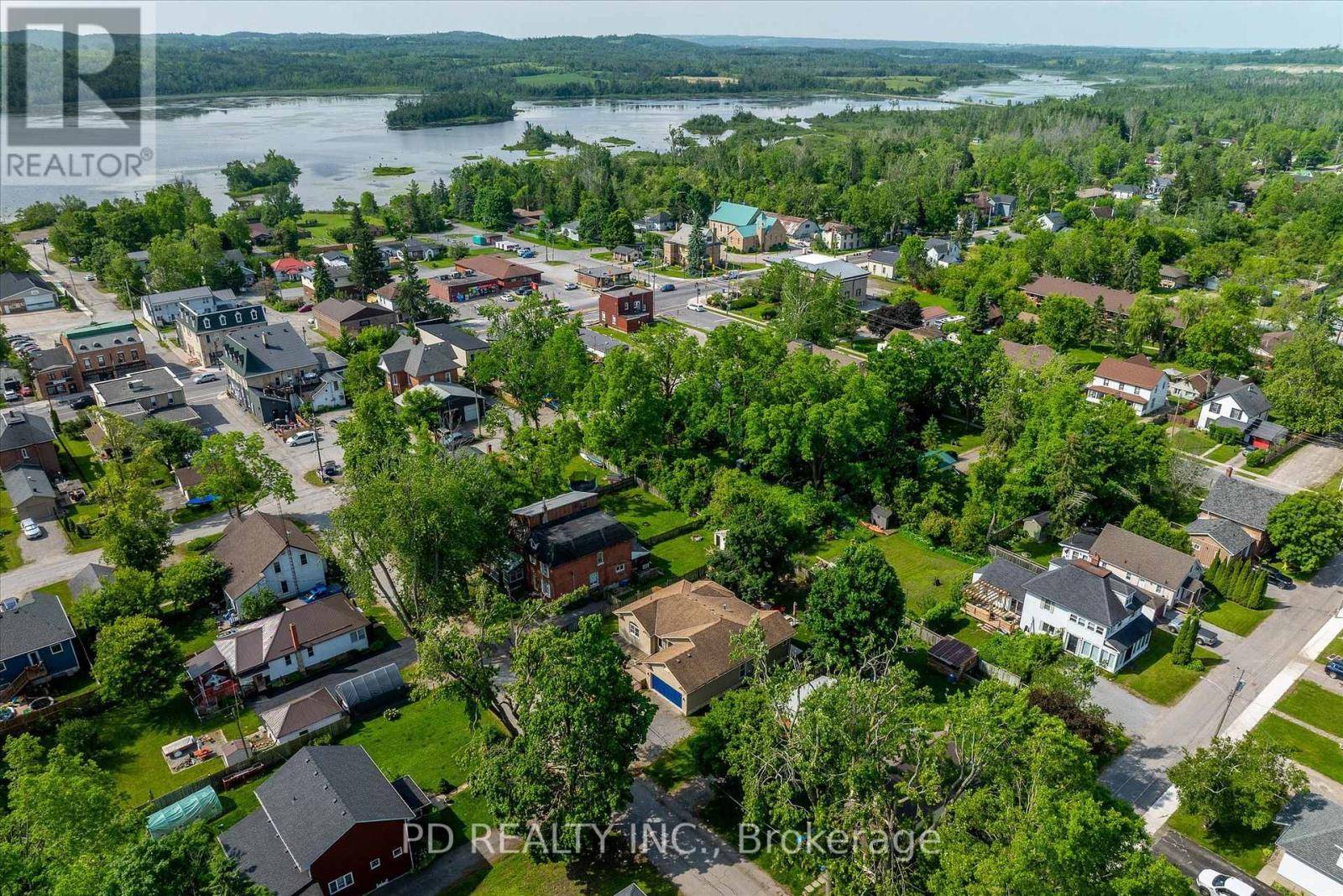 Kawartha Lakes (omemee), ON K0L2W0,19 GEORGE ST STREET N