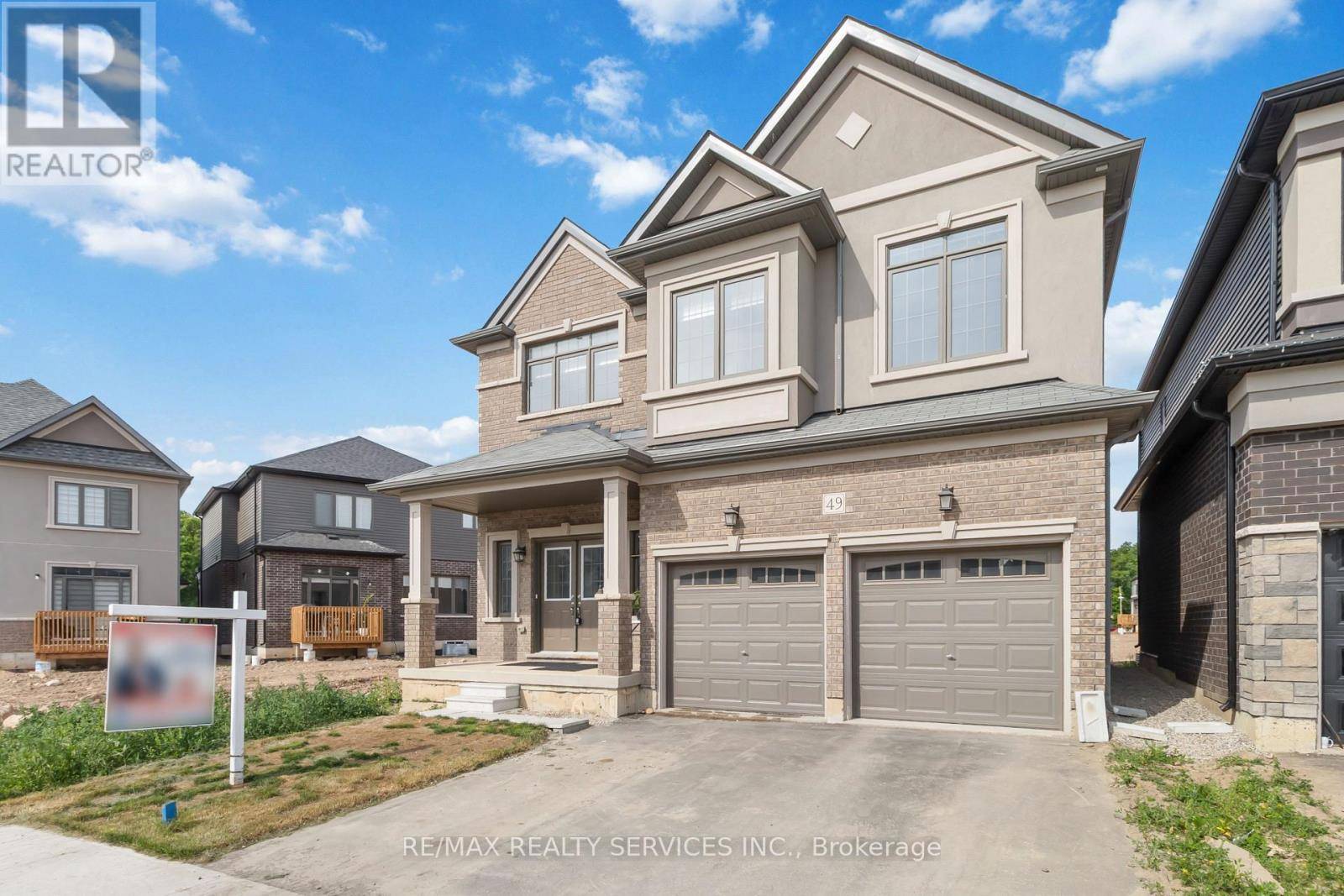 Brantford, ON N3V0B9,49 DENNIS AVENUE