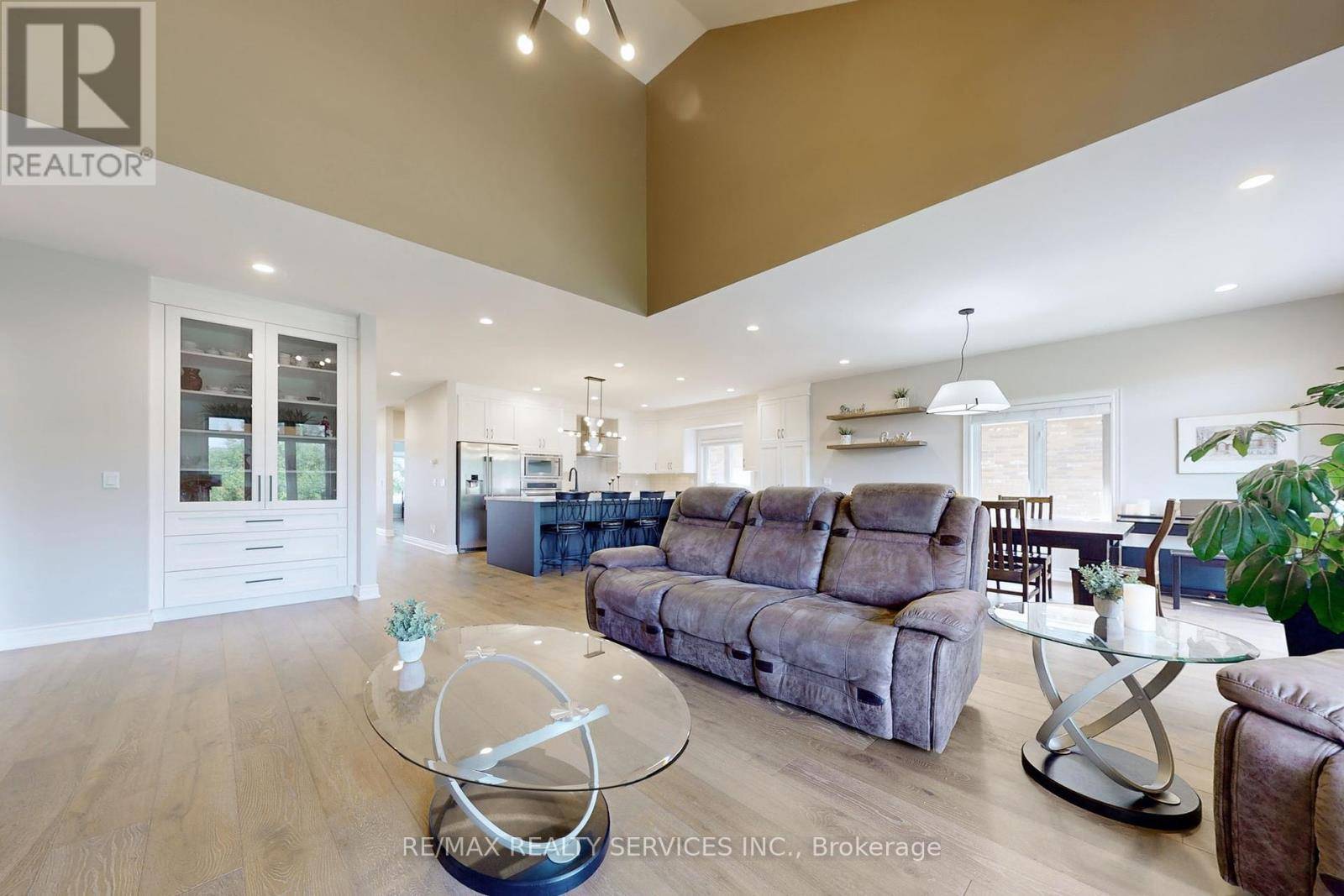 Mono, ON L9W0B3,200 Kingfisher DR #87