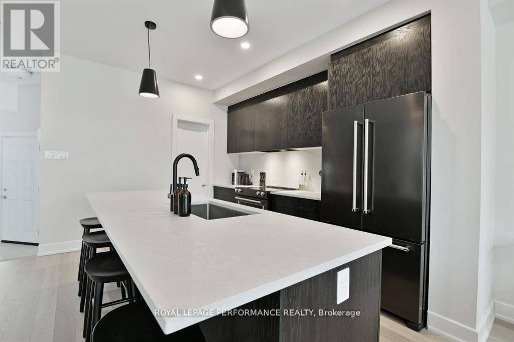 Ottawa, ON K4A1J6,713 CAP DIAMANT WAY