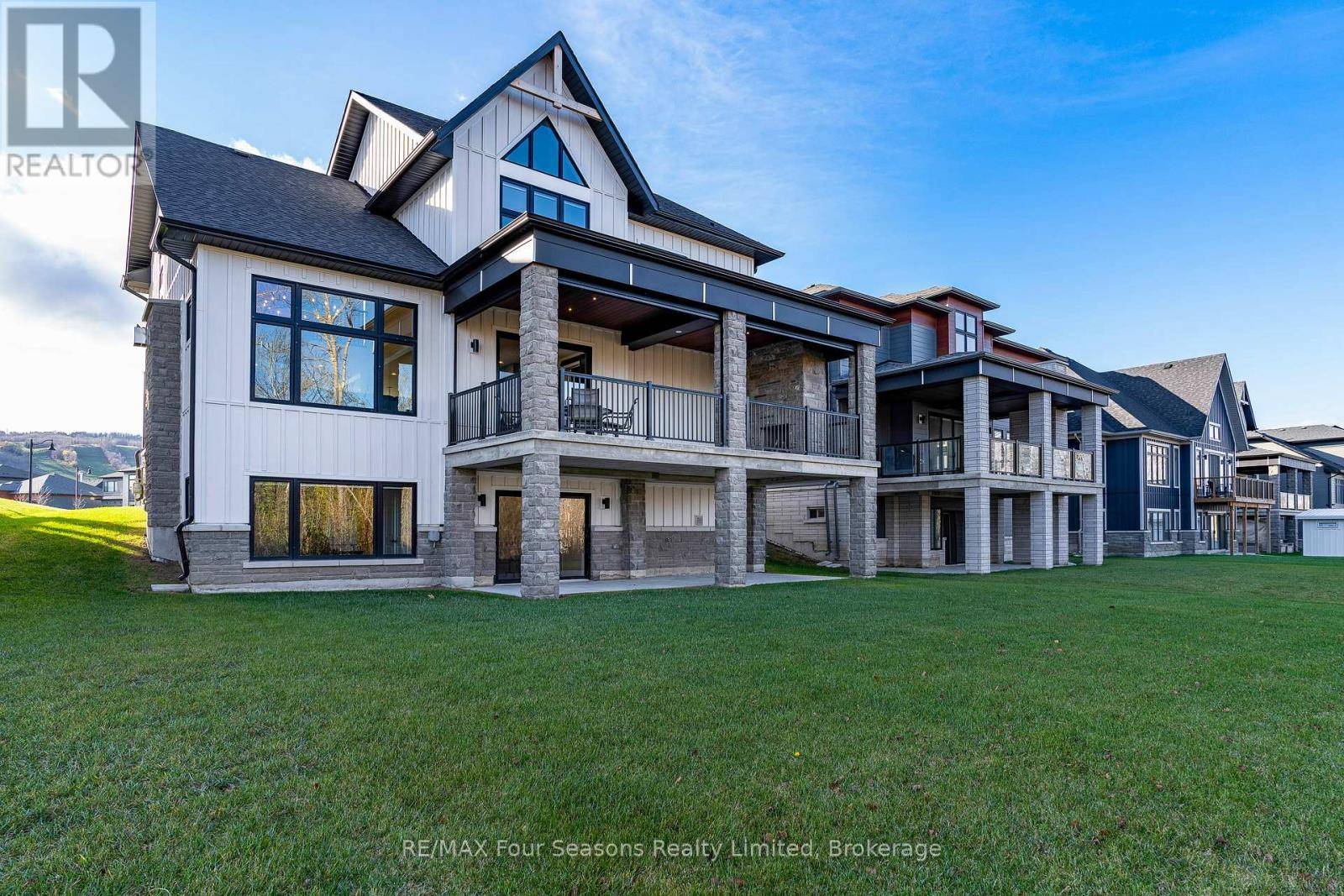 Blue Mountains, ON L9Y5L3,176 SPRINGSIDE CRESCENT