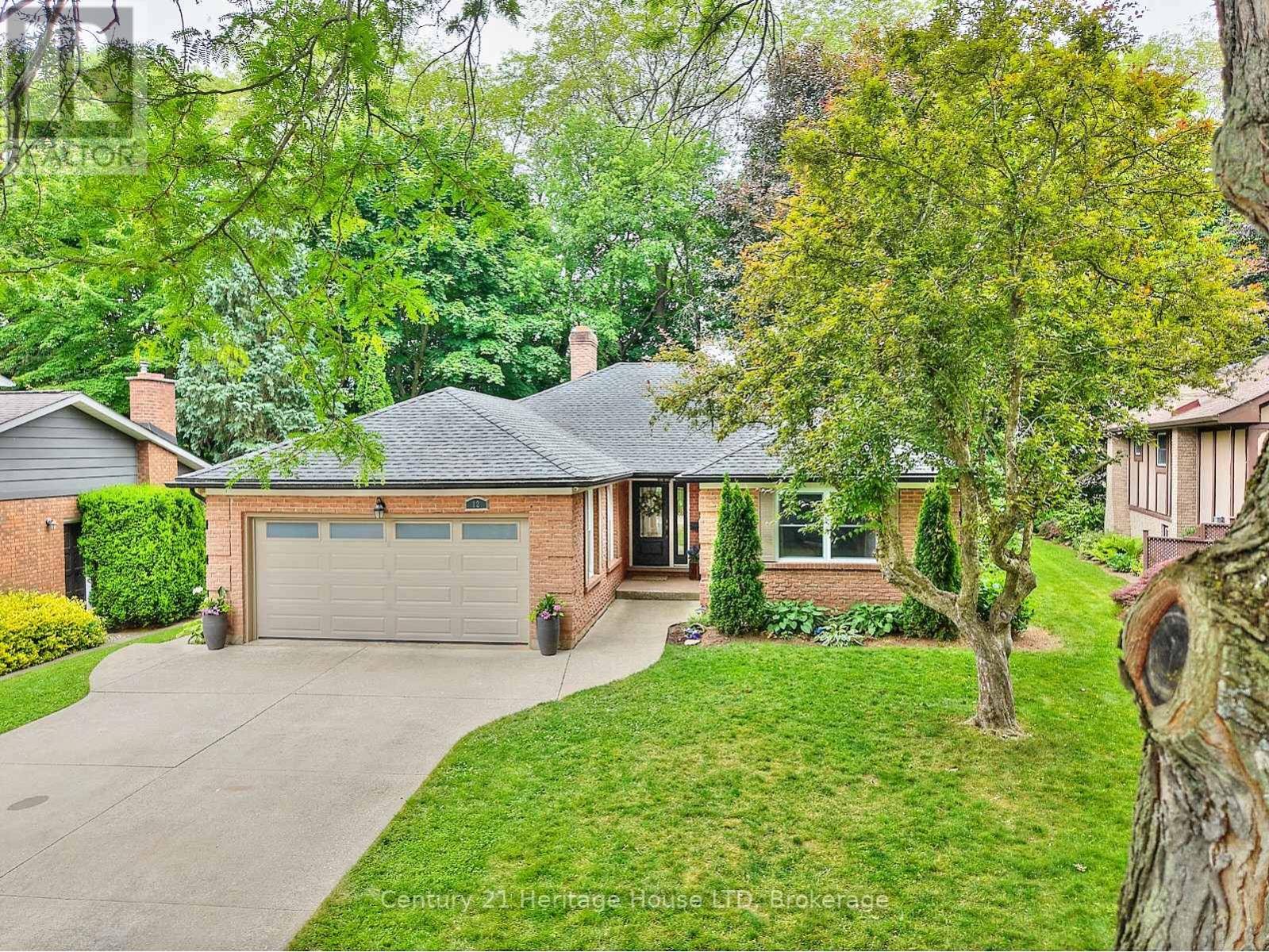 Pelham (fonthill), ON L0S1E1,12 DEERPARK CRESCENT