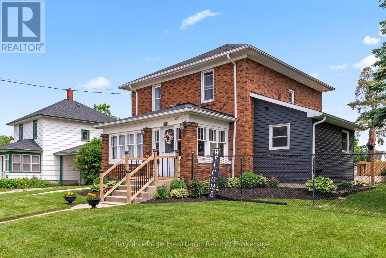 Minto, ON N0G1Z0,209 ELORA STREET S