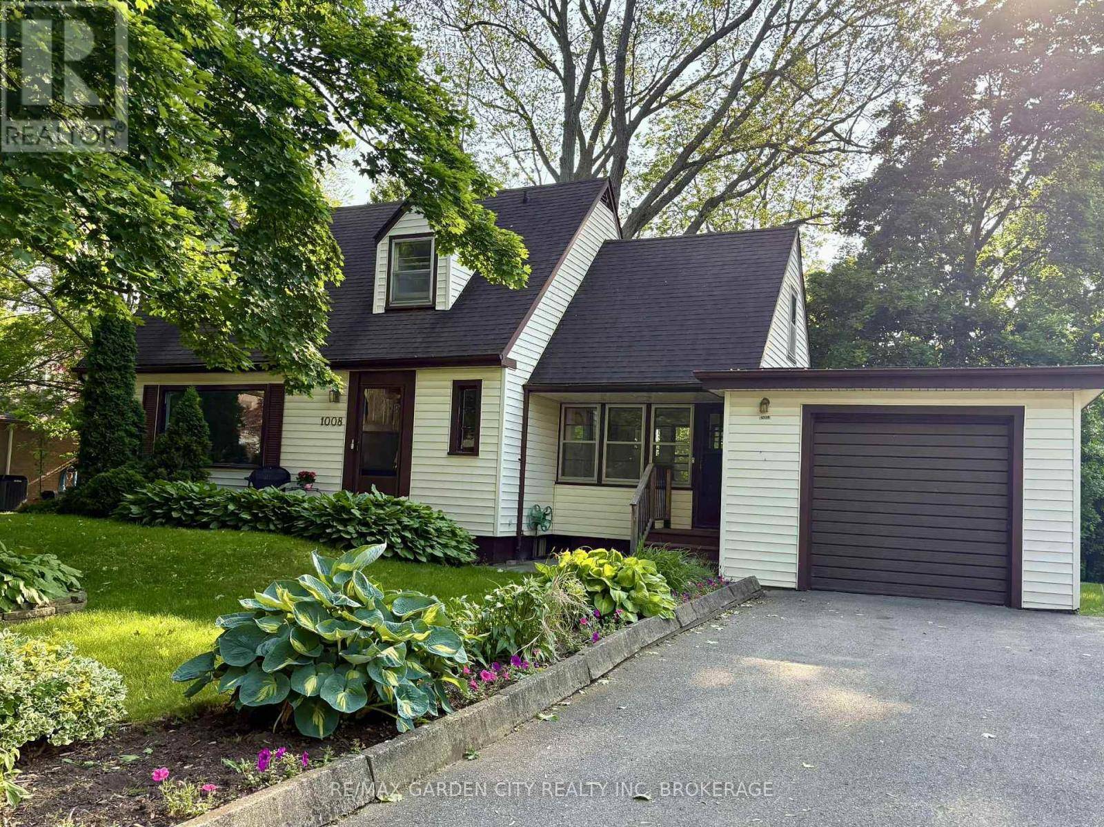 Pelham (fonthill), ON L0S1E4,1008 HAIST STREET