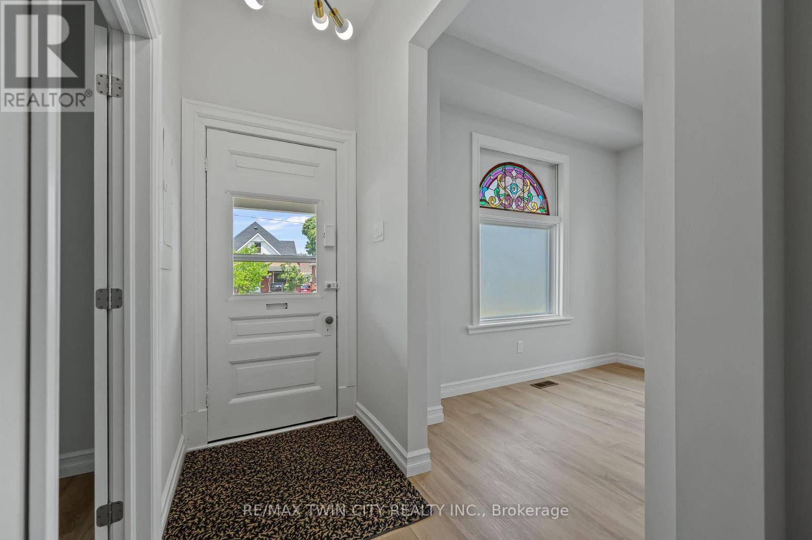 St. Thomas, ON N5R2A8,41 CHESTNUT STREET