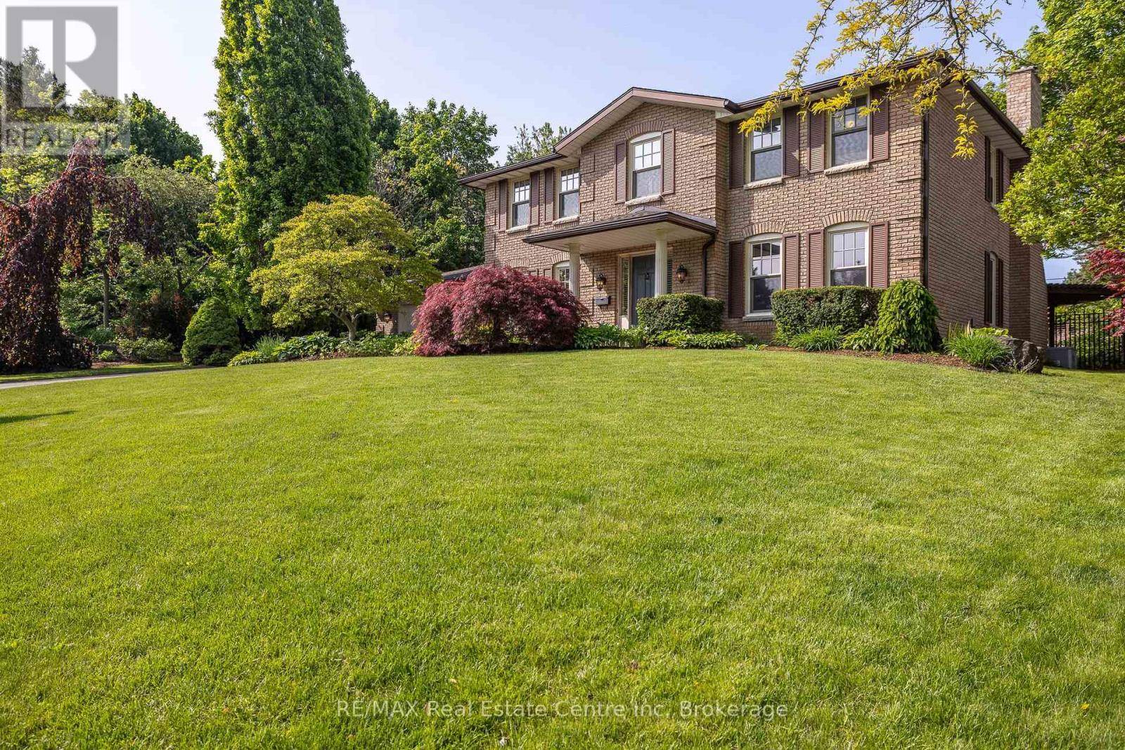 Guelph (kortright East), ON N1G2M4,27 COLBORN STREET
