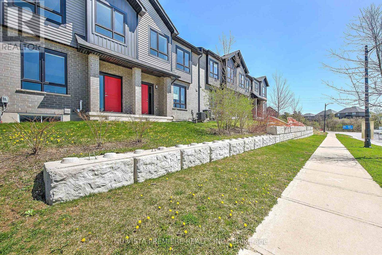 London North (north B), ON N5X0N5,1820 Canvas WAY #96