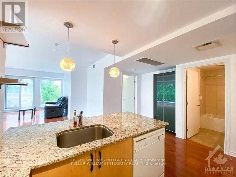 Ottawa, ON K1R0A8,250 Lett ST #201