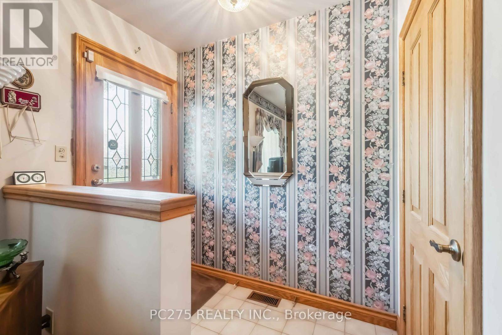 Hamilton (north End), ON L8L4N9,538 HUGHSON STREET N