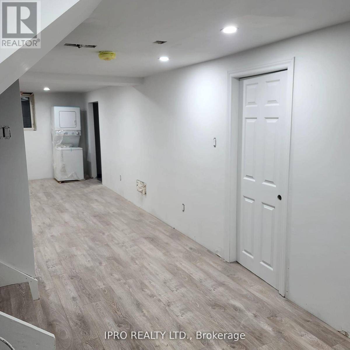 Hamilton (stoney Creek), ON L8J1M2,24 Chilton DR #Lower