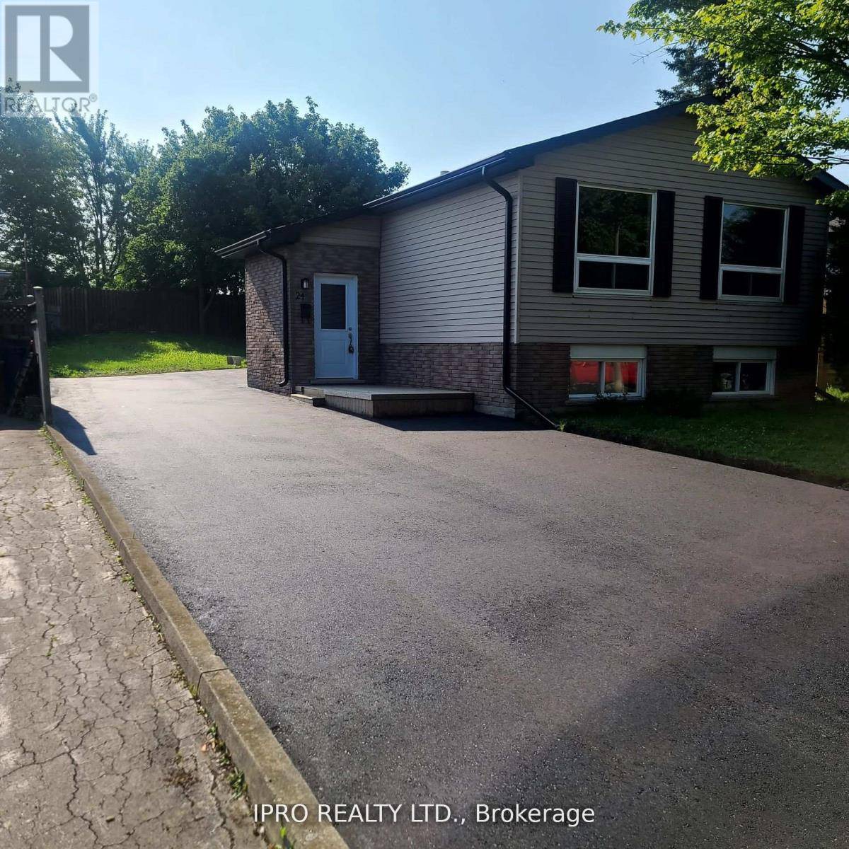 Hamilton (stoney Creek), ON L8J1M2,24 Chilton DR #Lower