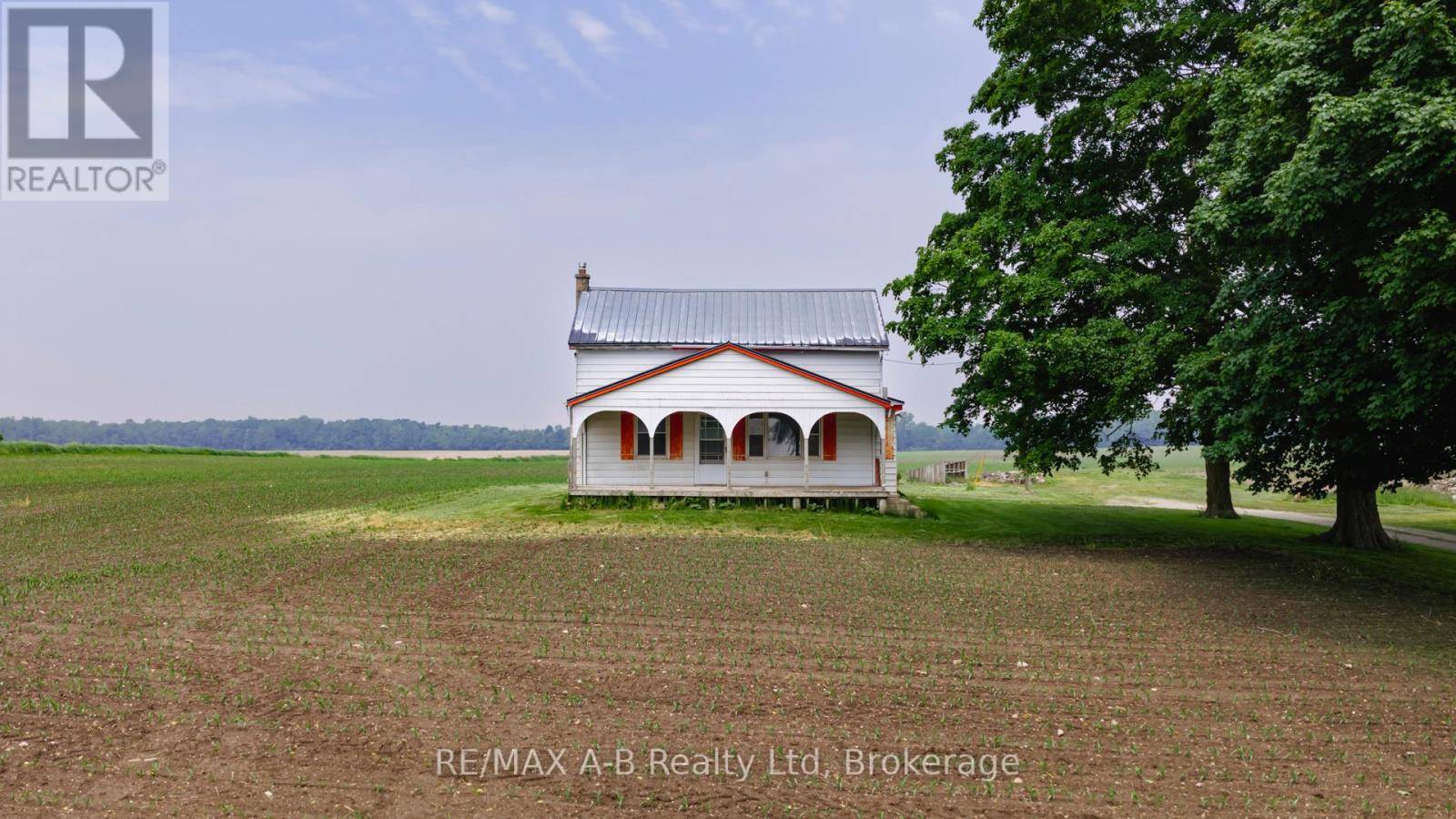 Perth South (blanshard), ON N4X1C6,17570 ELGINFIELD ROAD