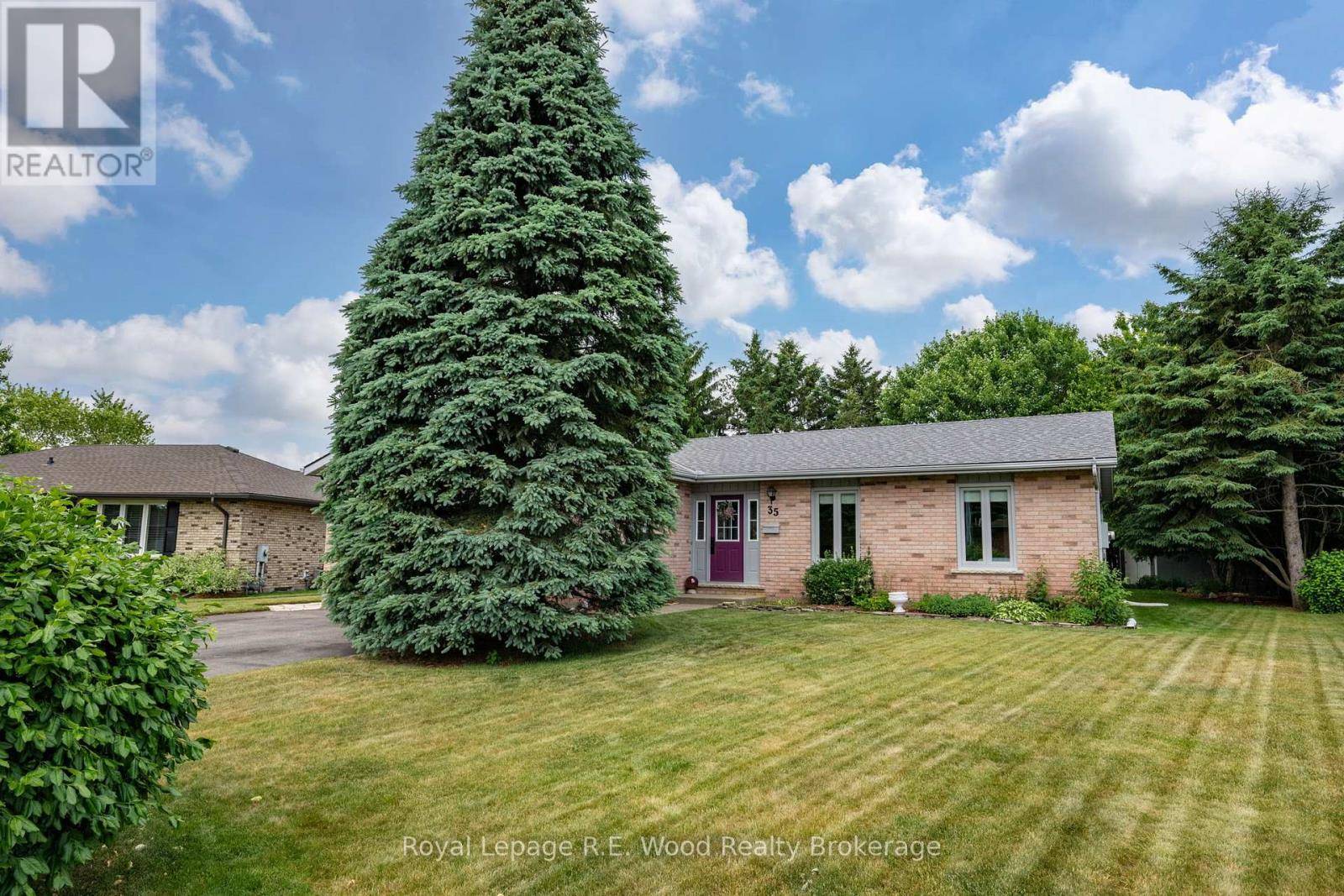 Tillsonburg, ON N4G5J2,35 ADAMS AVENUE