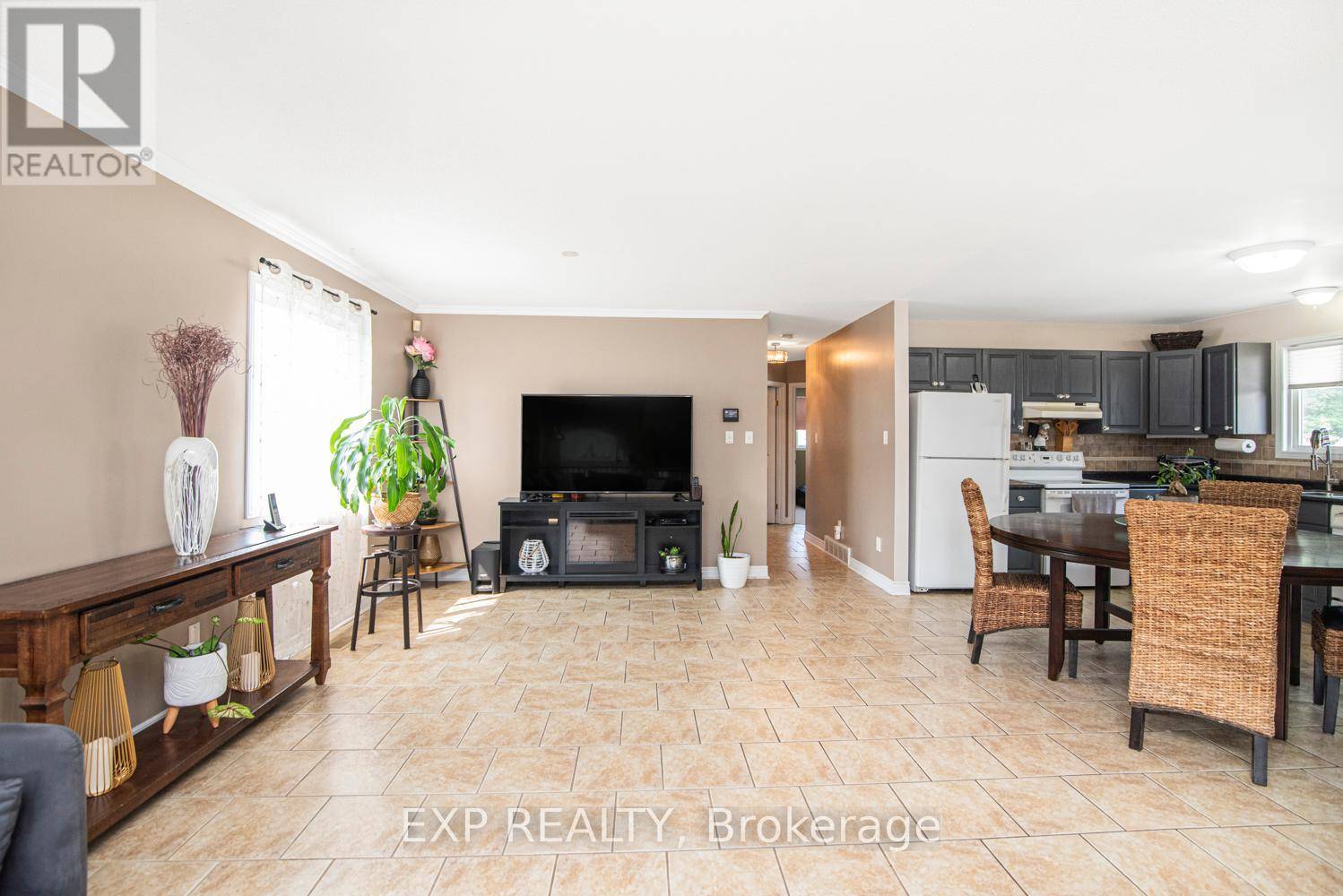 London South (south U), ON N6M1J1,360 WHITE SANDS DRIVE