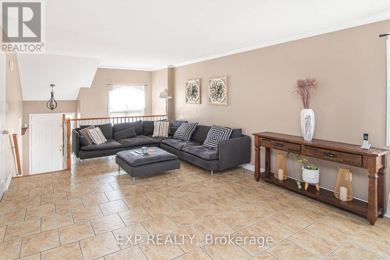 London South (south U), ON N6M1J1,360 WHITE SANDS DRIVE