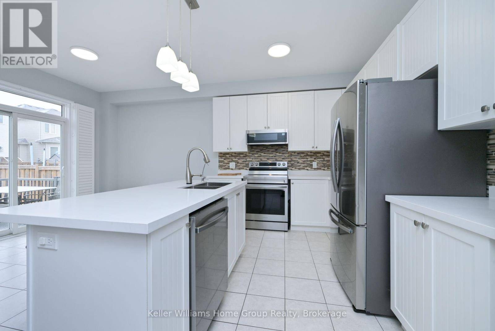 Shelburne, ON L9V3V4,656 ARMSTRONG ROAD