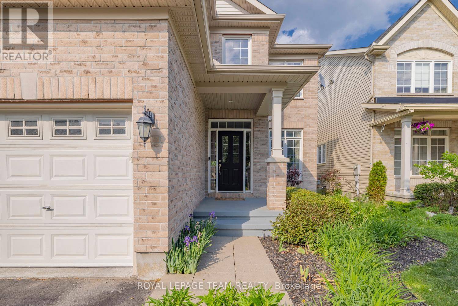 Ottawa, ON K2J0M3,214 ONEIDA TERRACE
