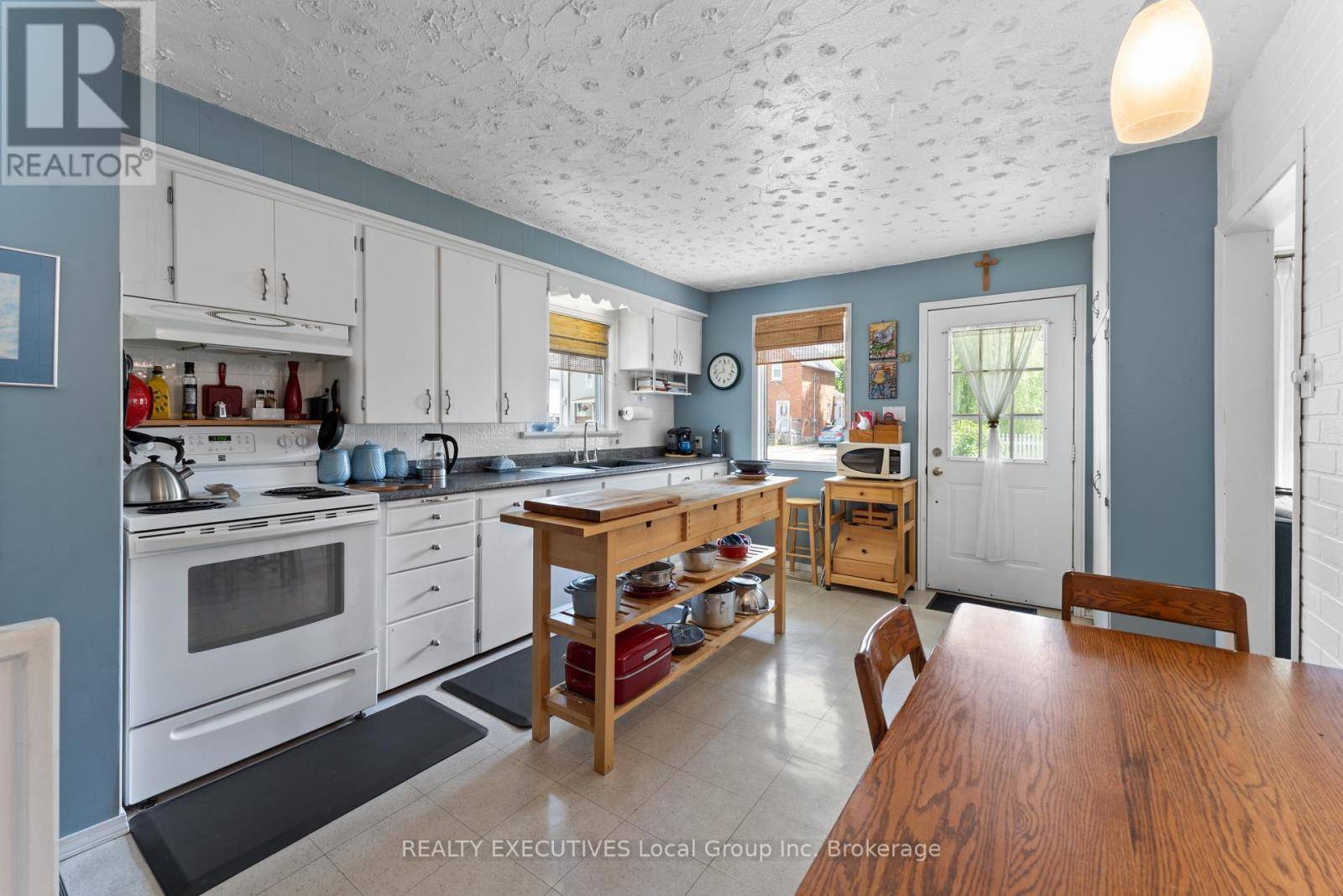 North Bay (central), ON P1B6E9,317 DUKE STREET W