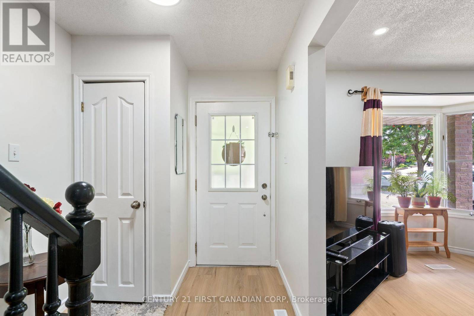London South (south J), ON N5Z4Z2,139 KIMBERLEY AVENUE