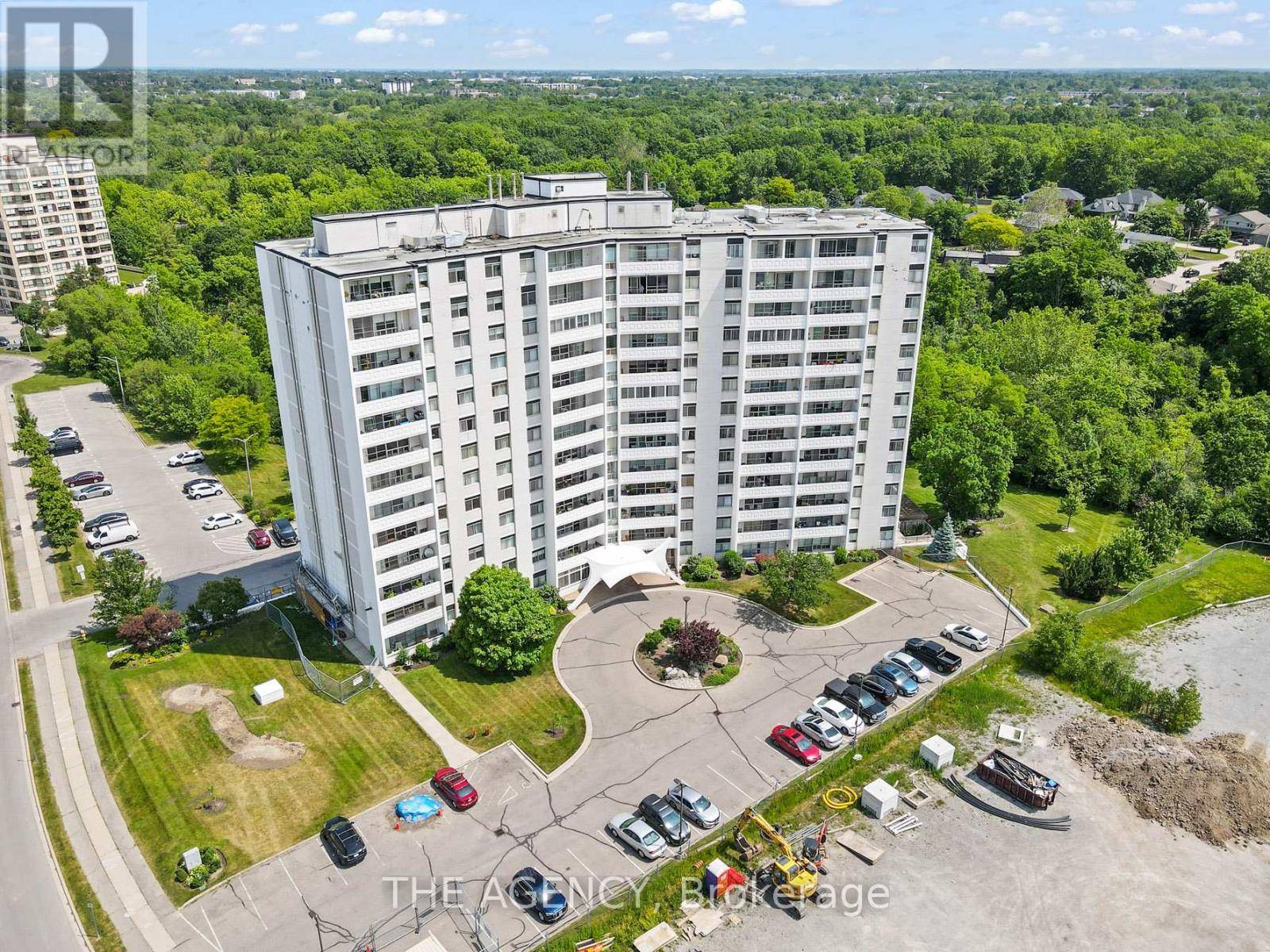 St. Catharines (glendale/glenridge), ON L2T3G7,15 Towering Heights BLVD #904