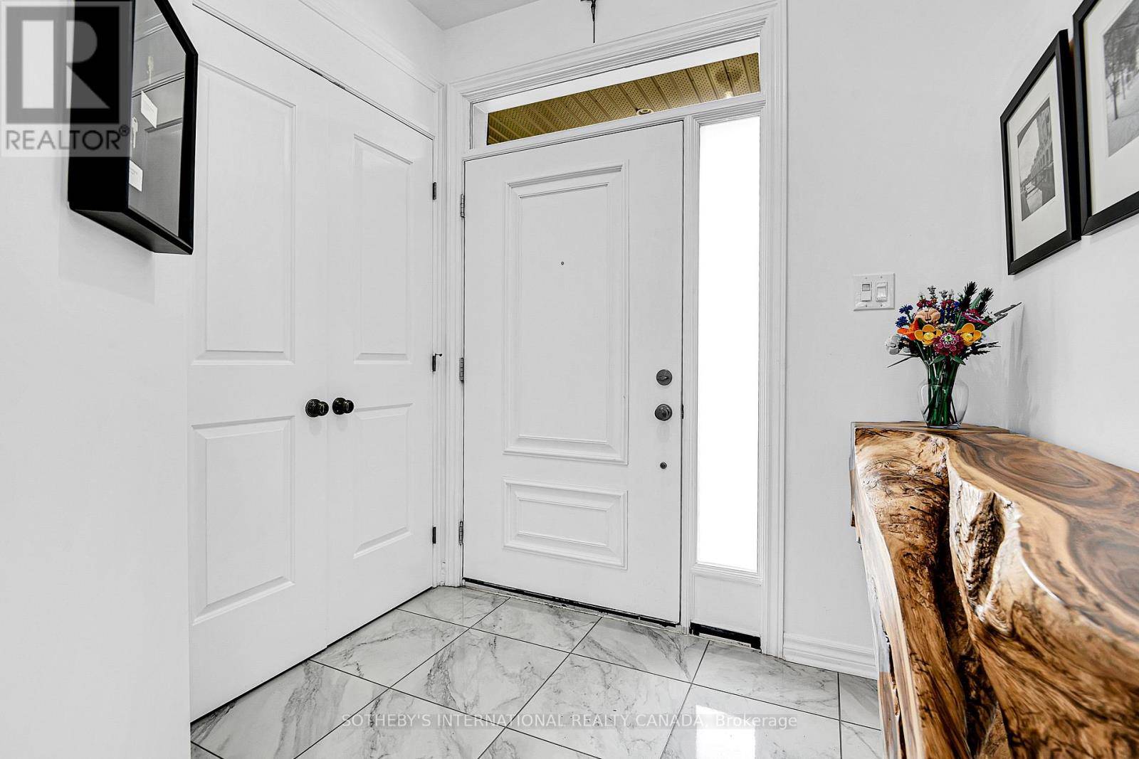 Ottawa, ON K1T3T8,727 BUNCHBERRY WAY