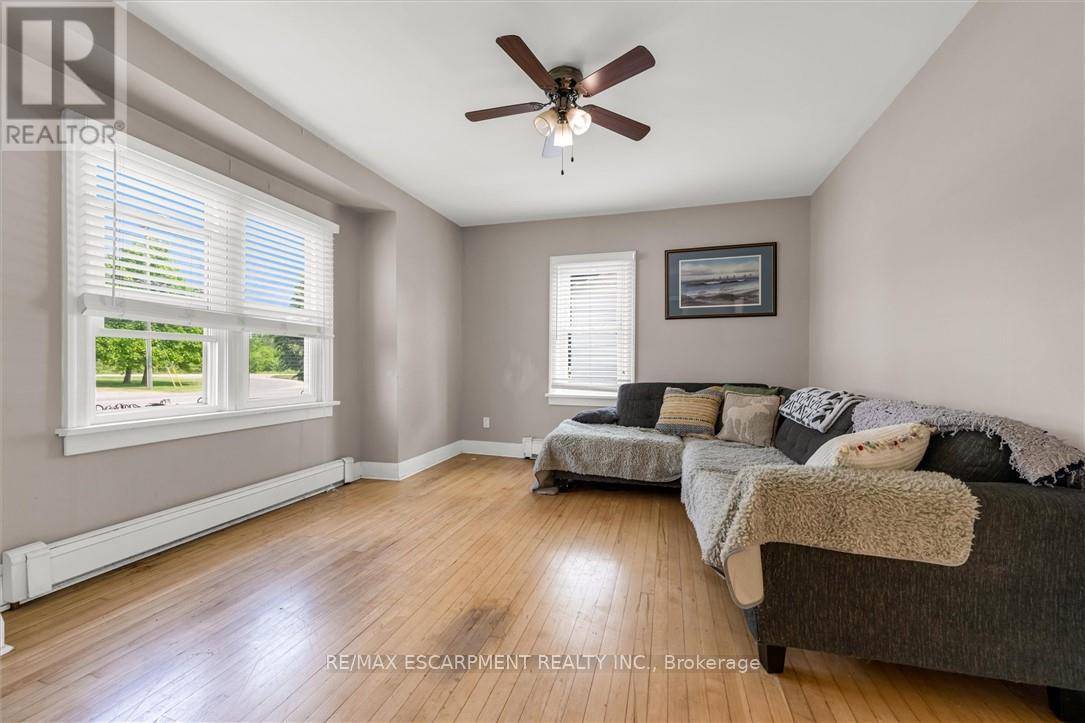Welland (lincoln/crowland), ON L3C5E3,197 RIVERSIDE DRIVE