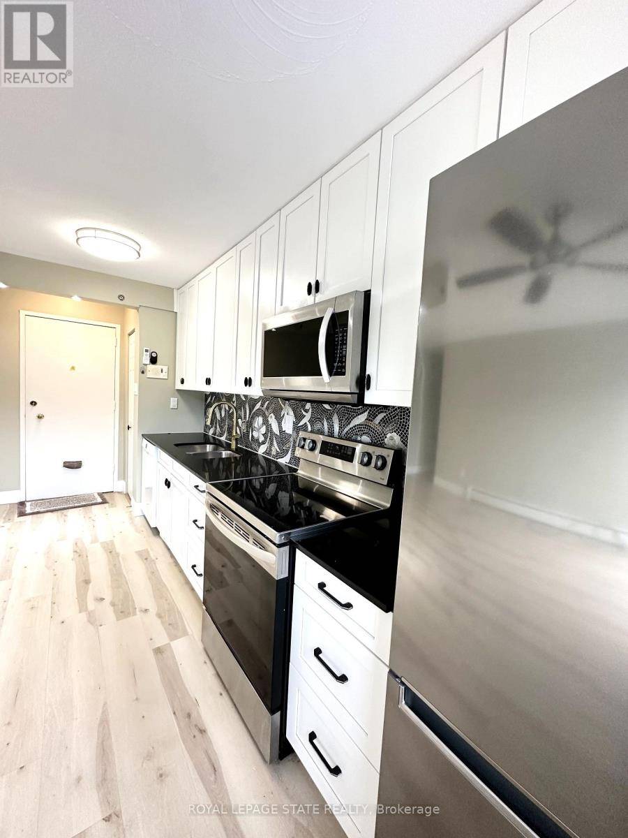 Hamilton (gibson), ON L8M3E6,50 Hilda AVE #303